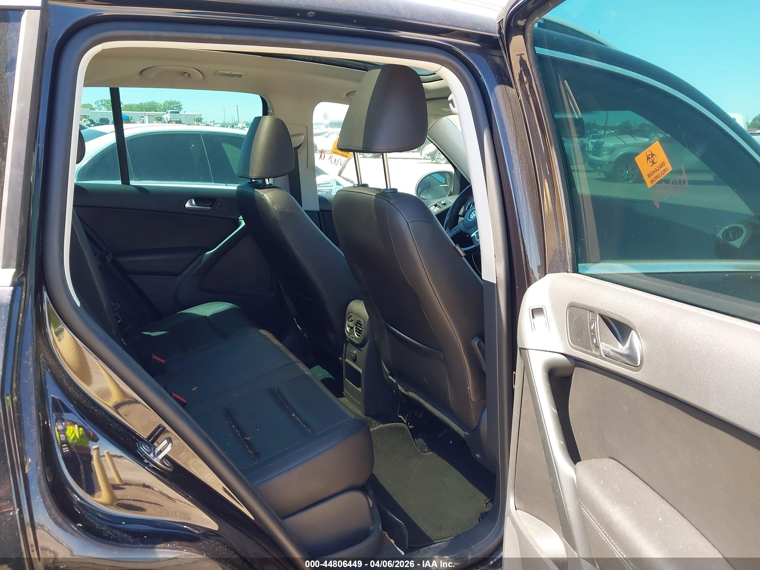 VOLKSWAGEN TIGUAN image 8