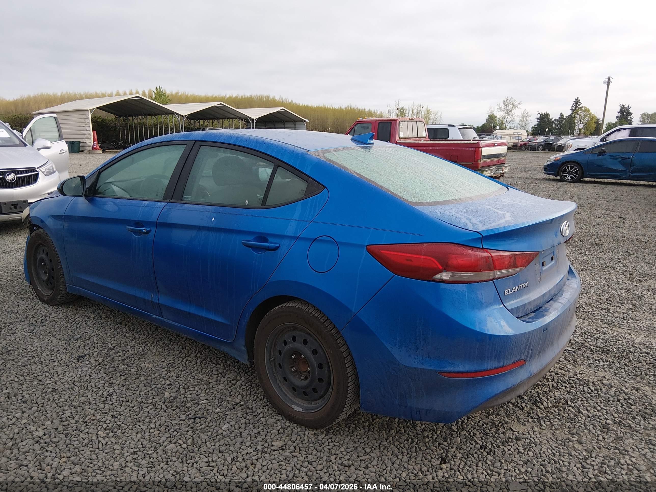 HYUNDAI ELANTRA image 3