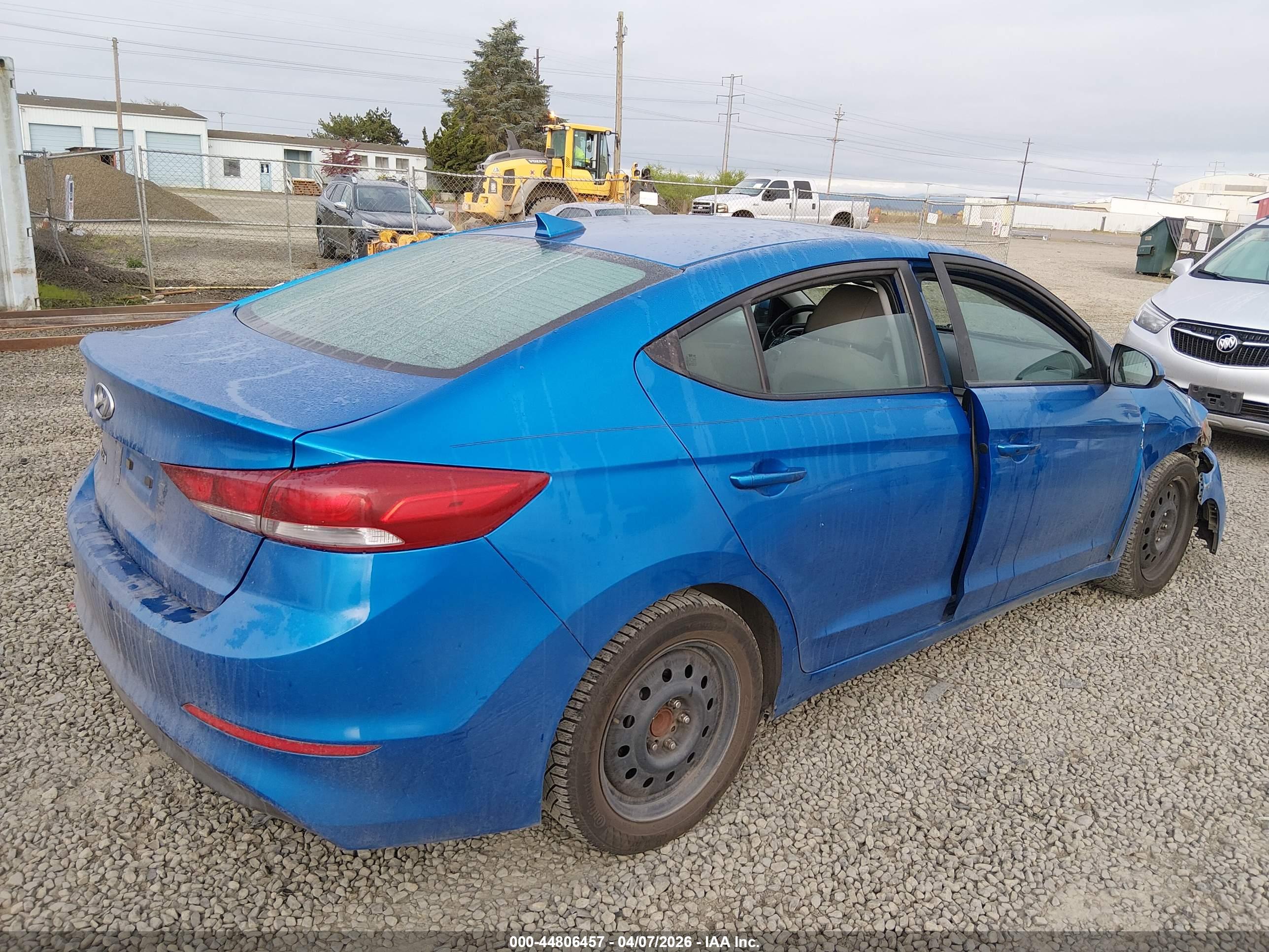 HYUNDAI ELANTRA image 4