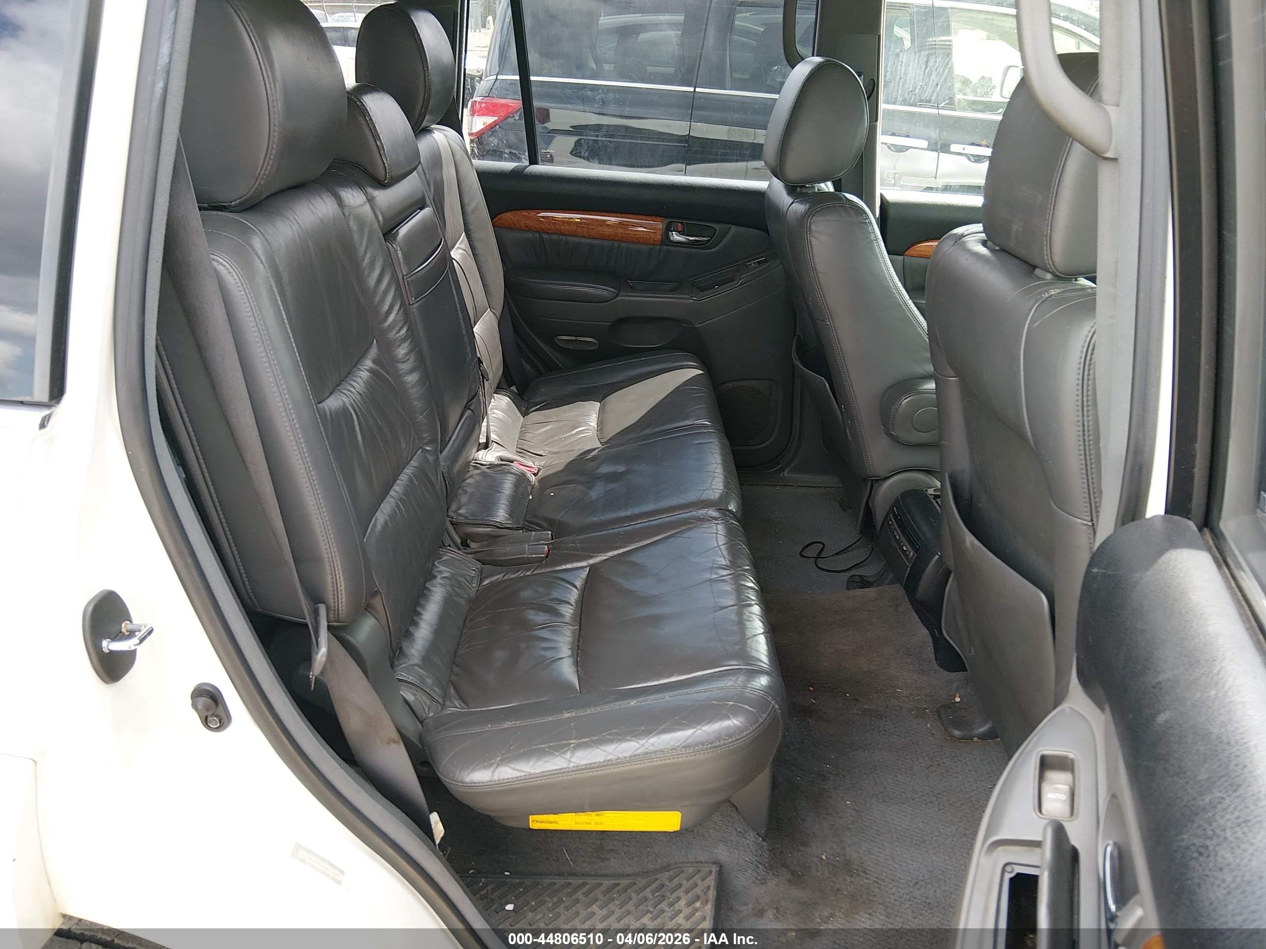 LEXUS GX image 8