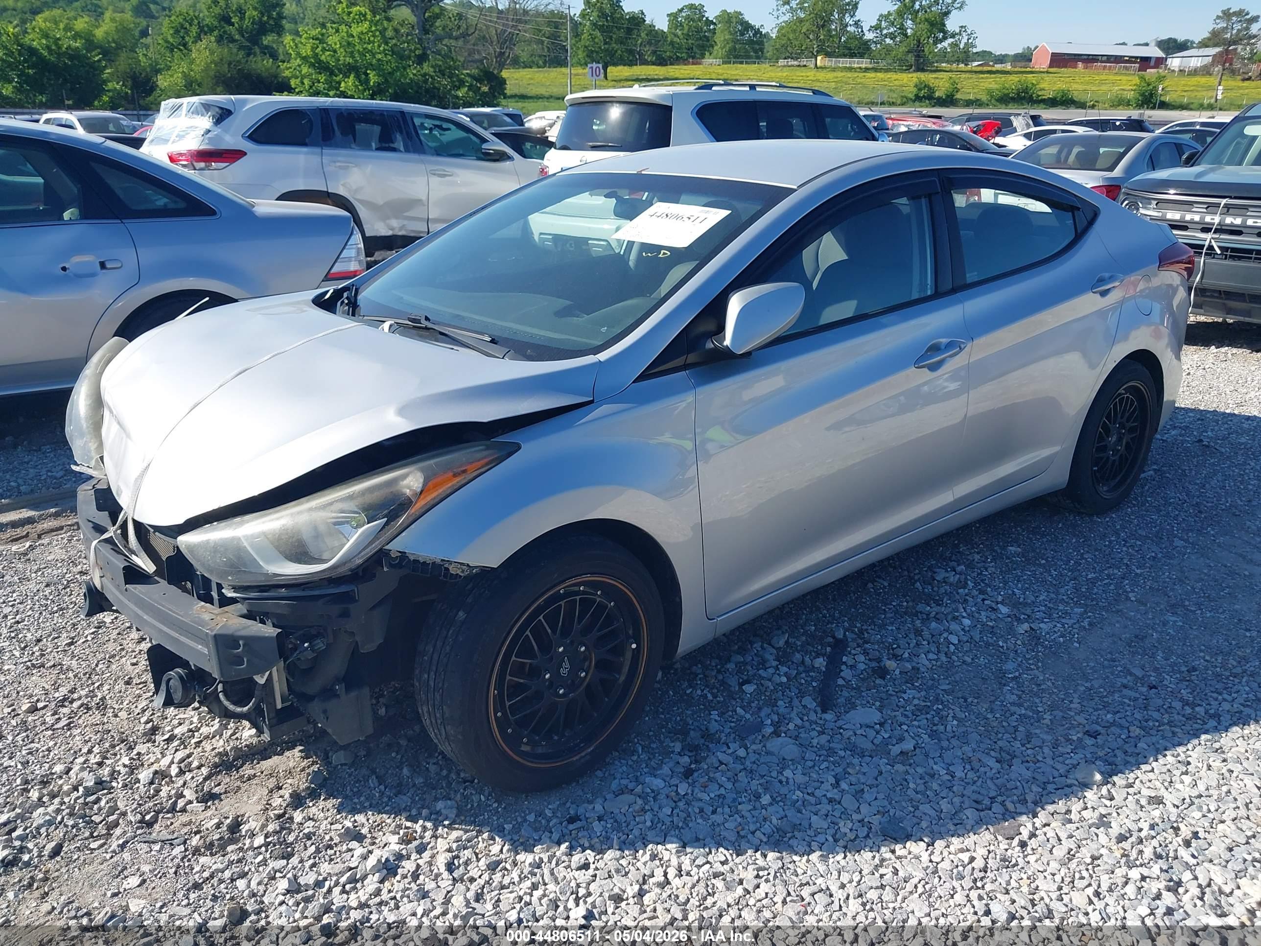 HYUNDAI ELANTRA image 2
