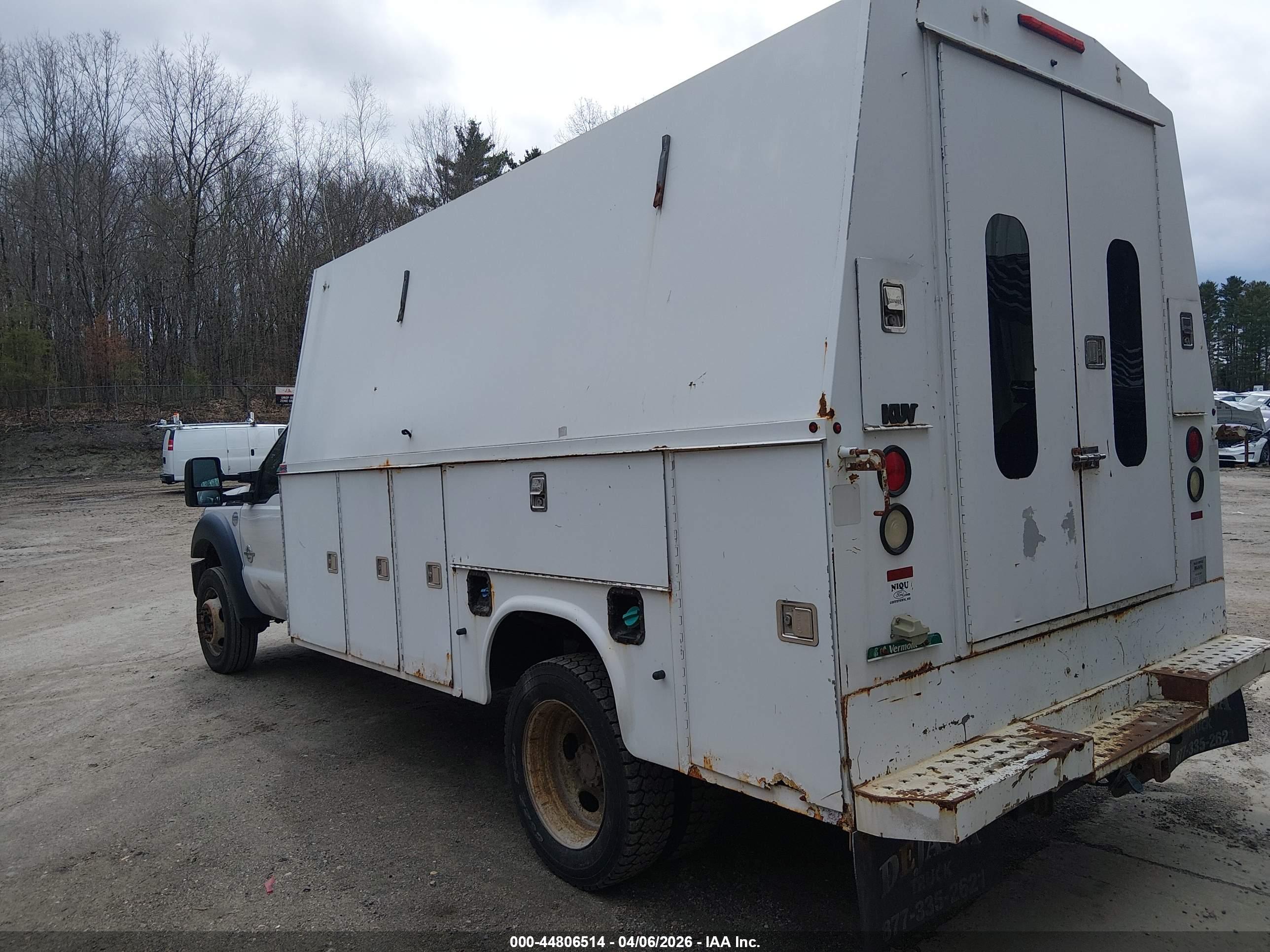 FORD F-550 image 3
