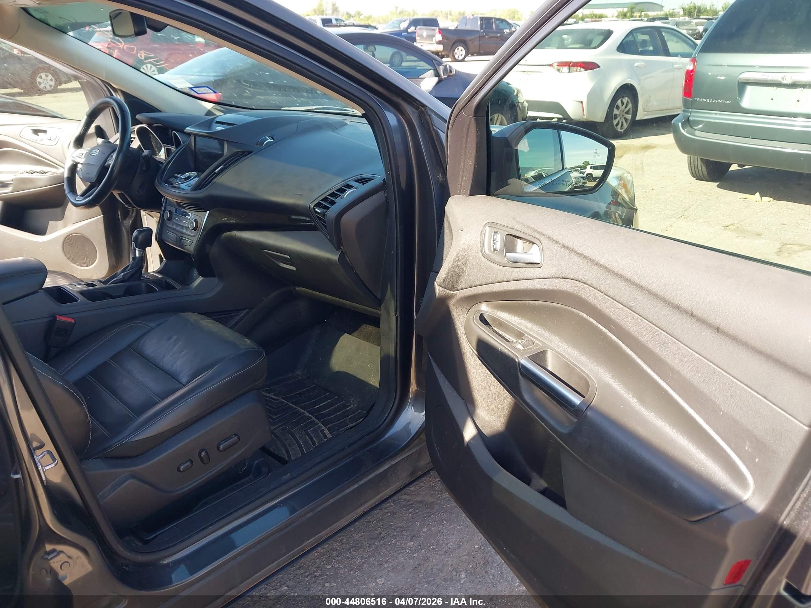 FORD ESCAPE image 5