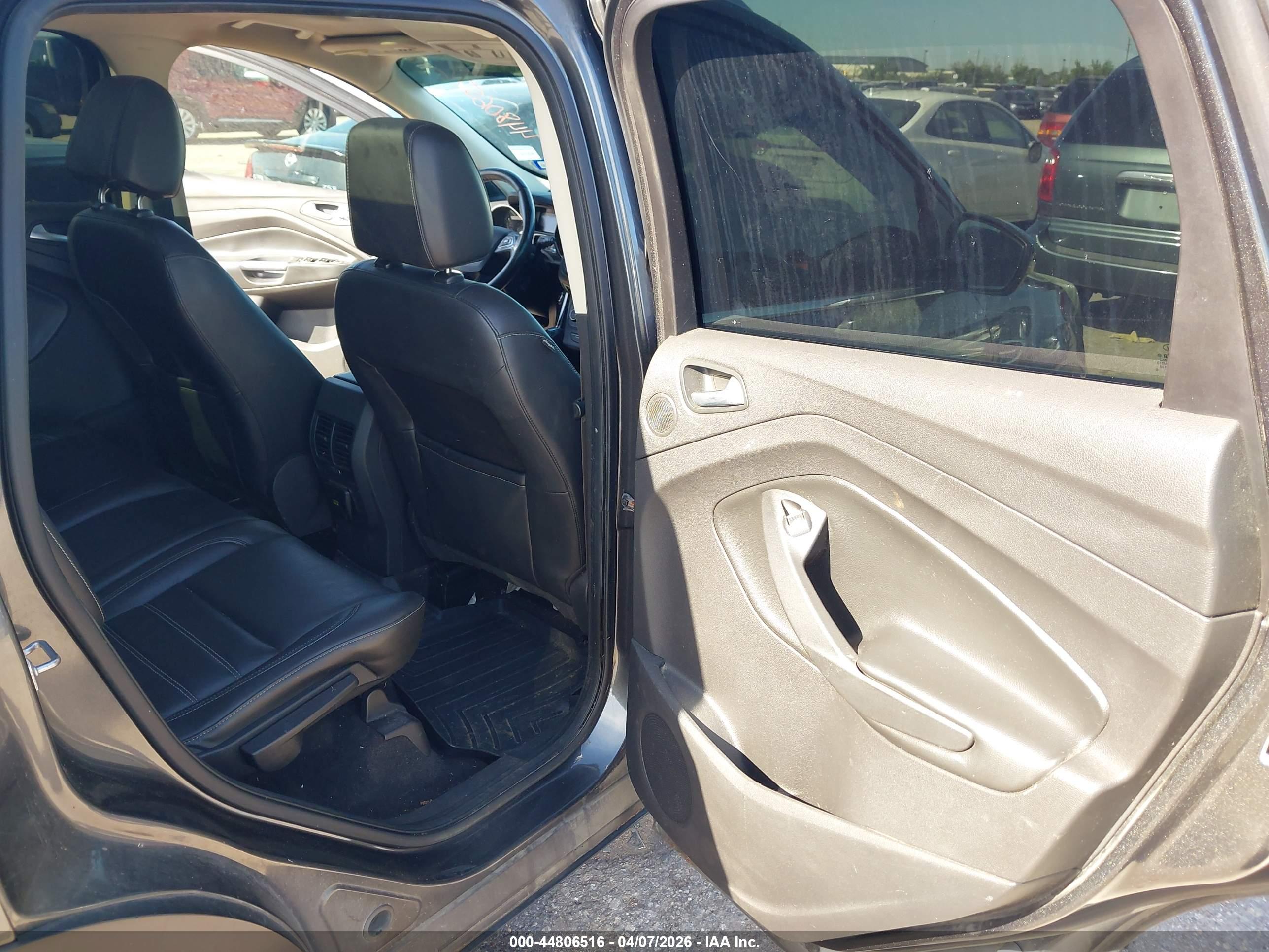 FORD ESCAPE image 8