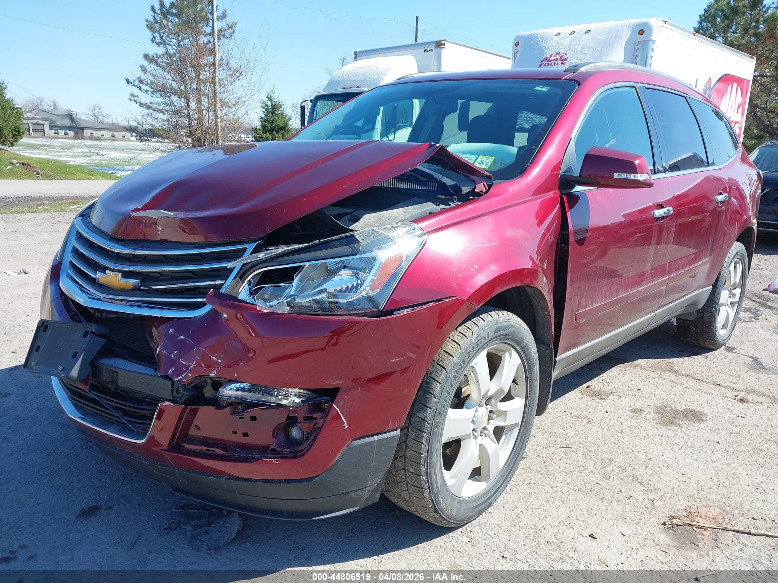 CHEVROLET TRAVERSE image 2