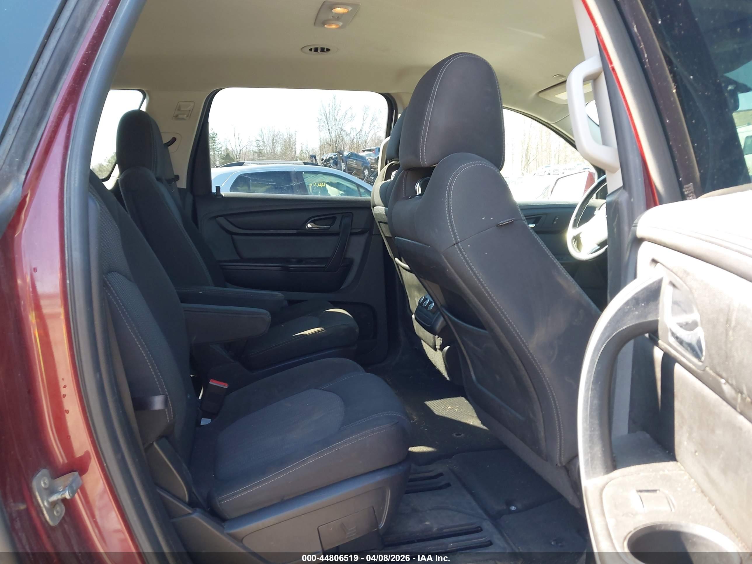 CHEVROLET TRAVERSE image 8
