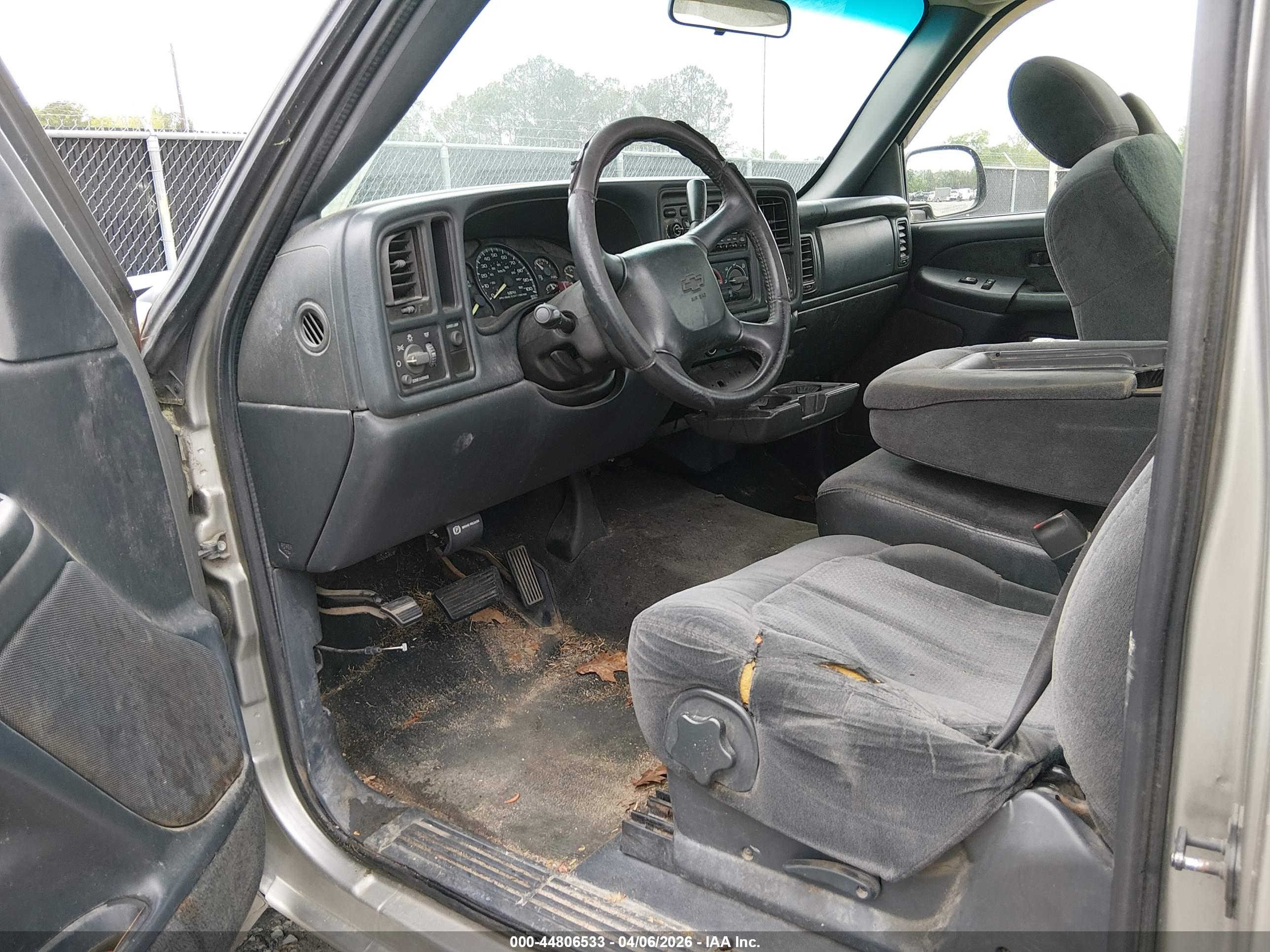 CHEVROLET SILVERADO image 5