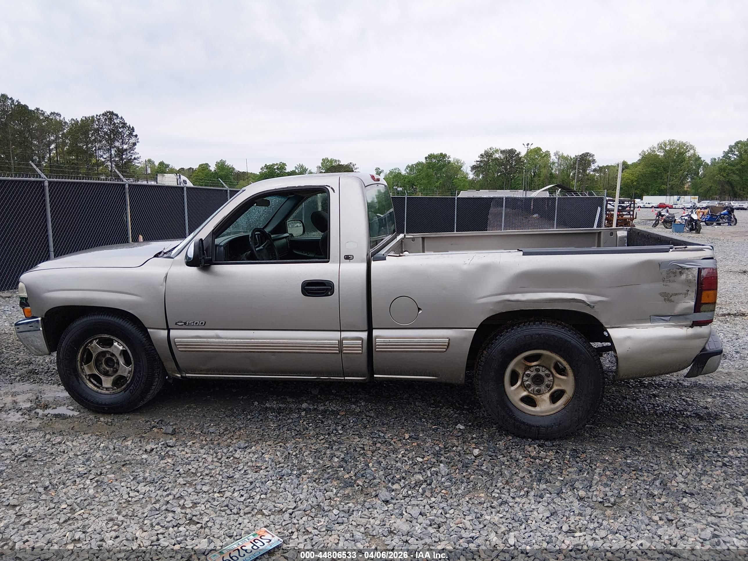 CHEVROLET SILVERADO image 6