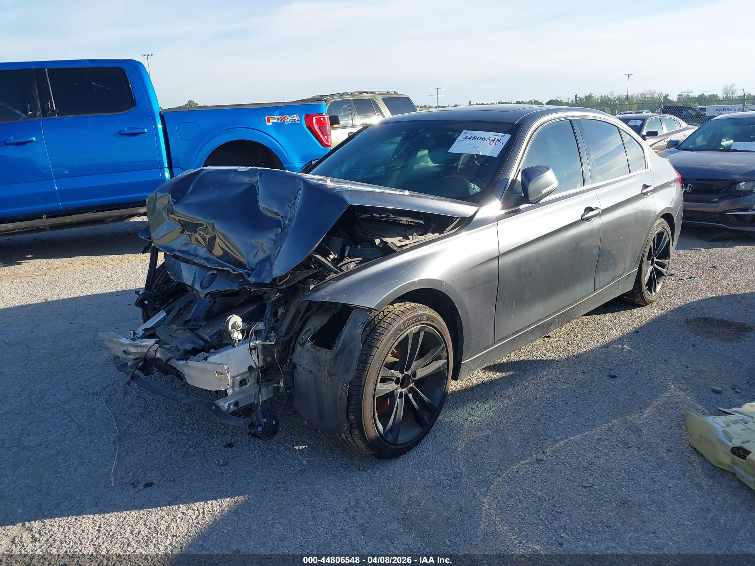 BMW 330I image 2