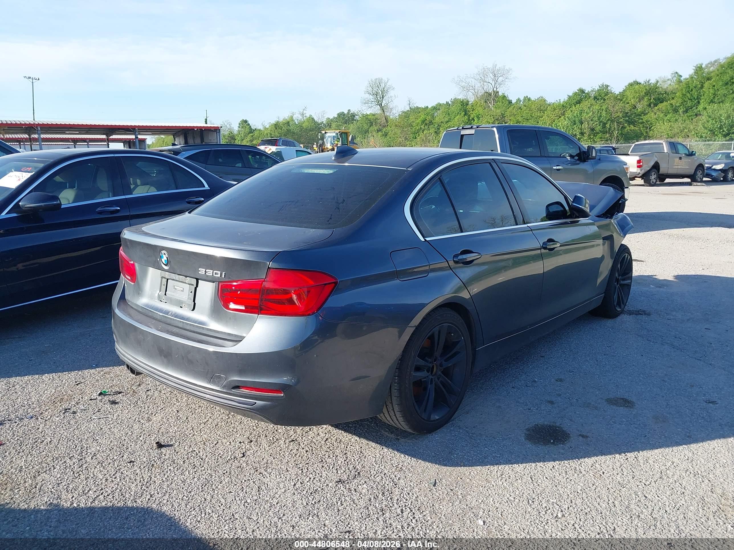 BMW 330I image 4