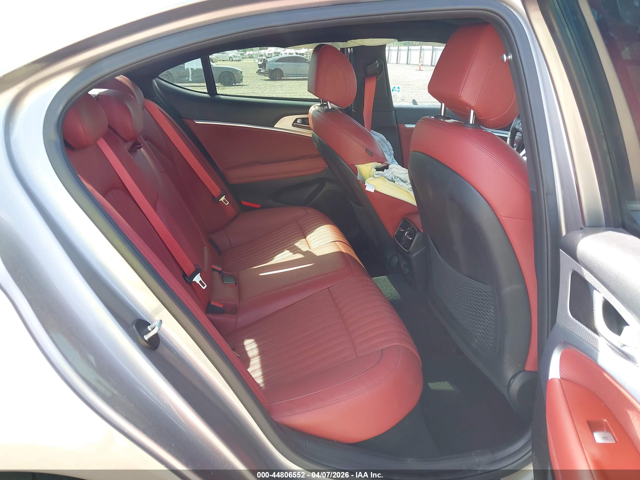 GENESIS G70 image 8