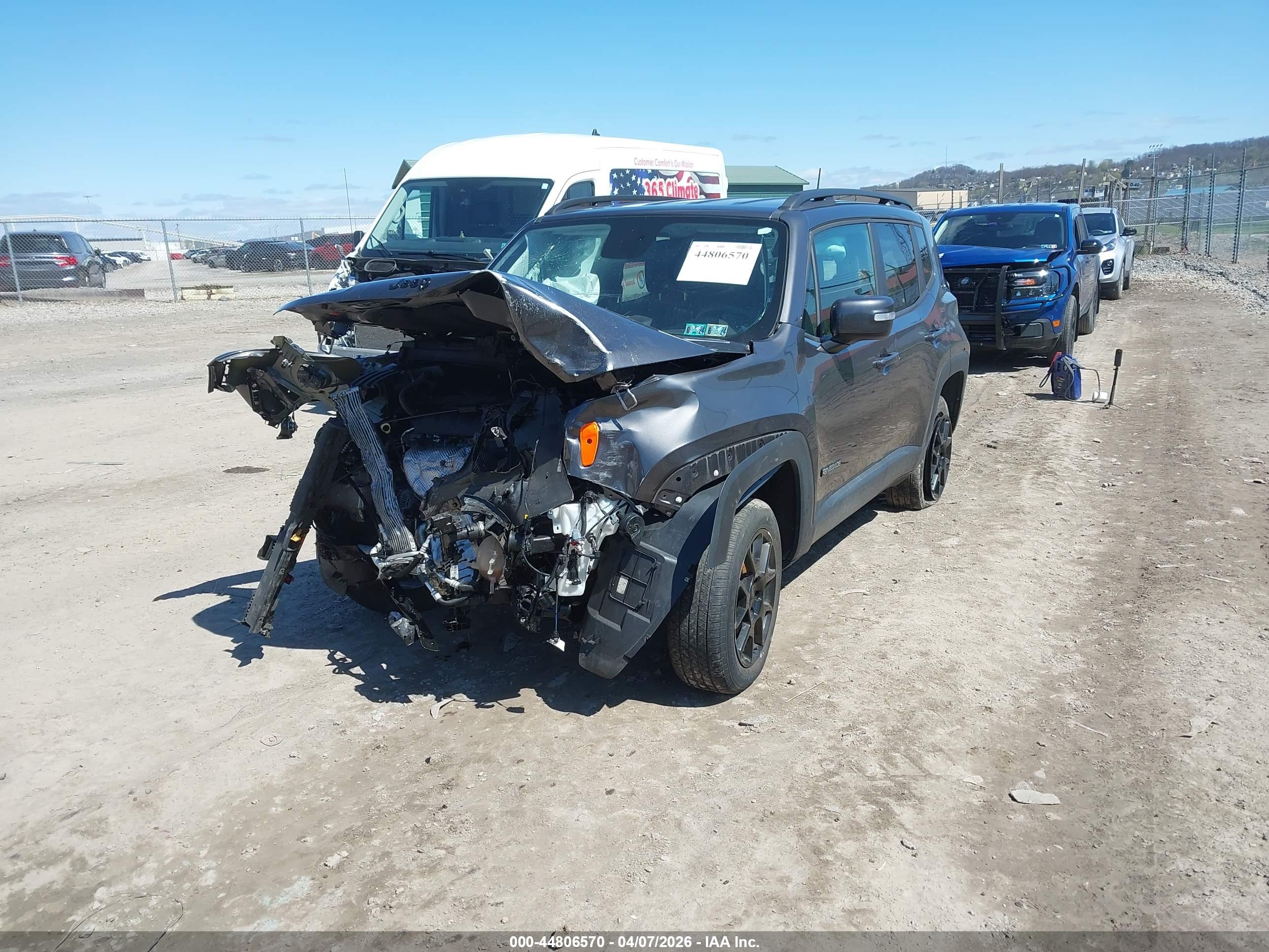 JEEP RENEGADE image 2