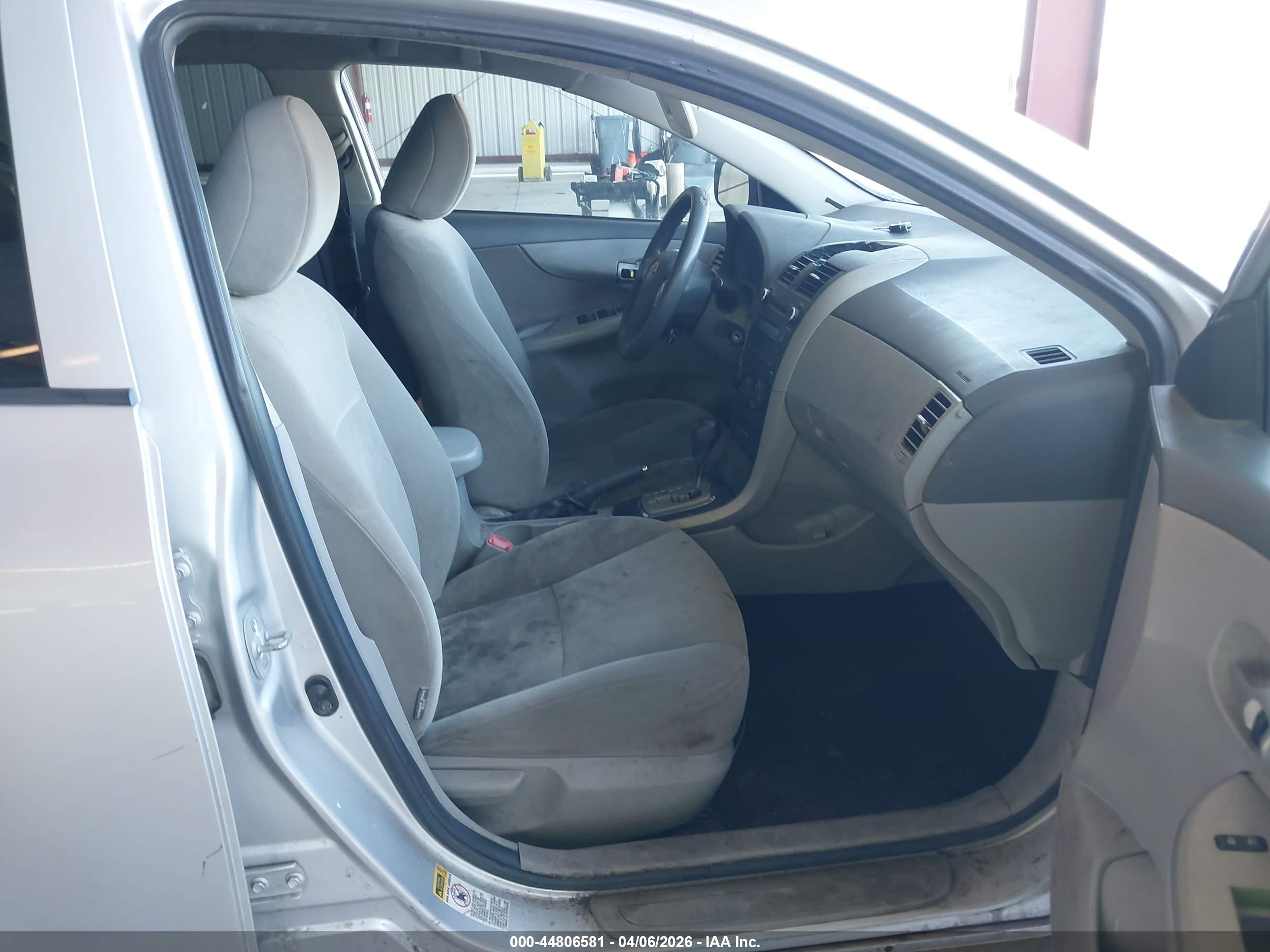 TOYOTA COROLLA image 5