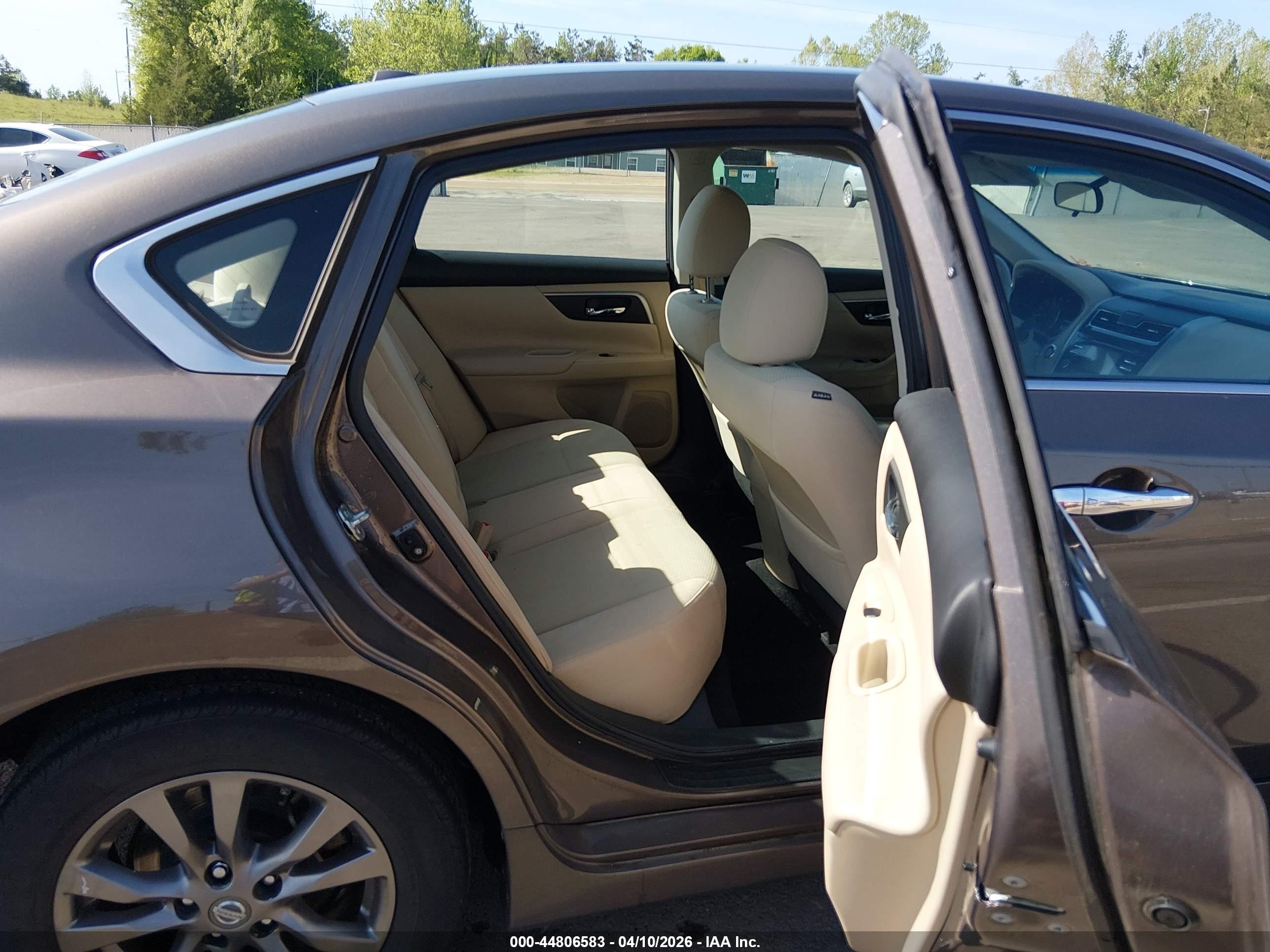 NISSAN ALTIMA image 8