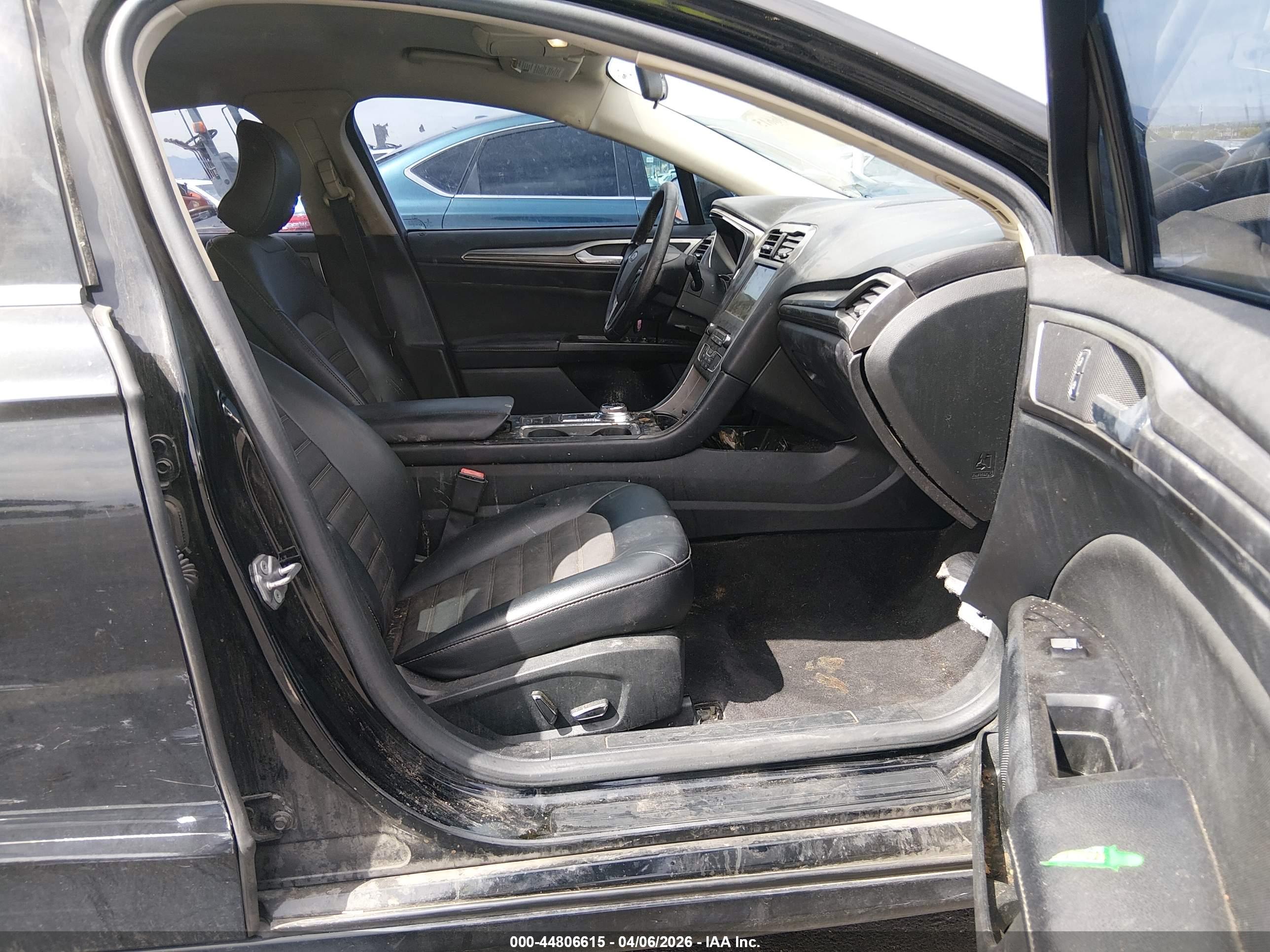 FORD FUSION image 5