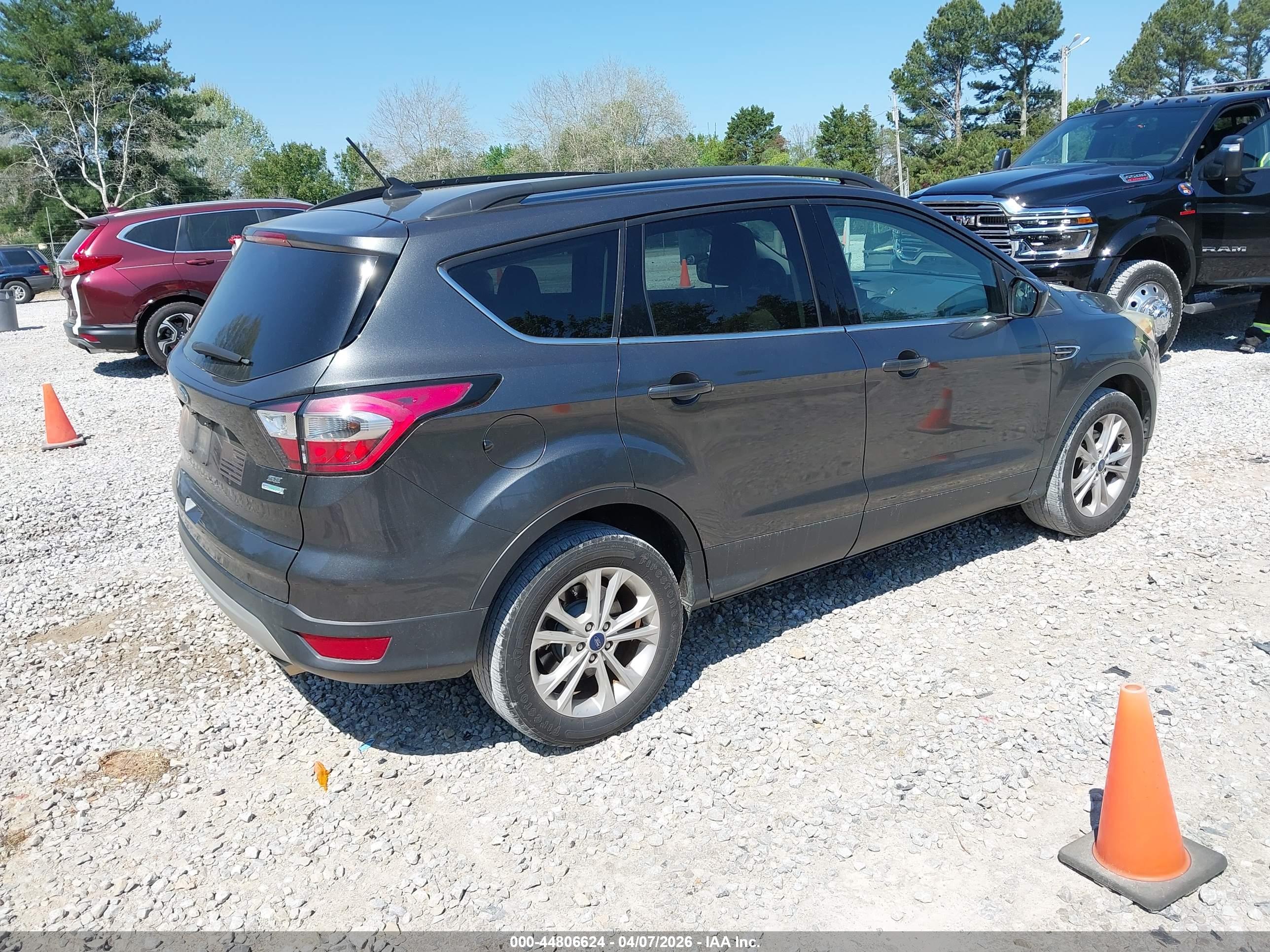 FORD ESCAPE image 4