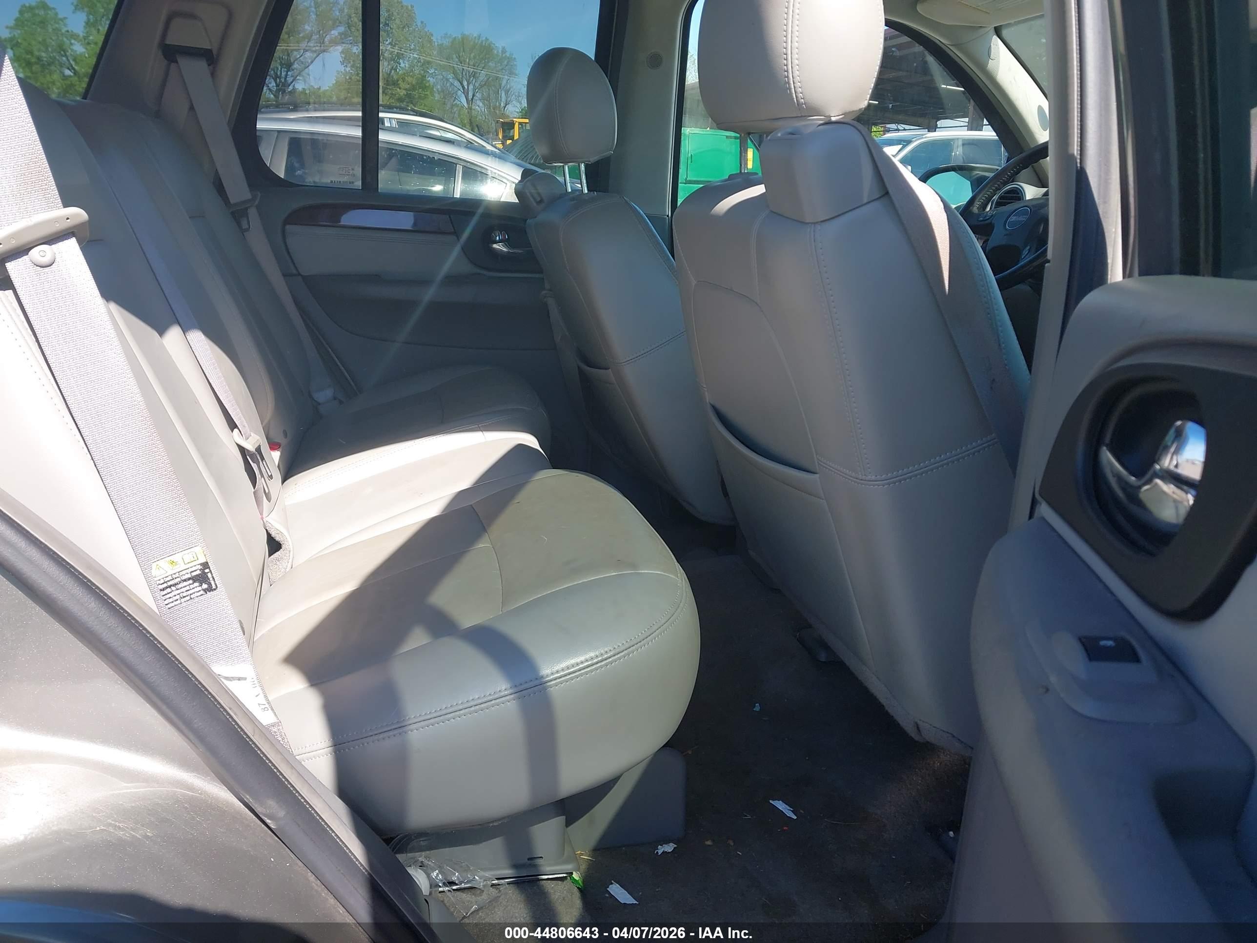 GMC ENVOY image 8