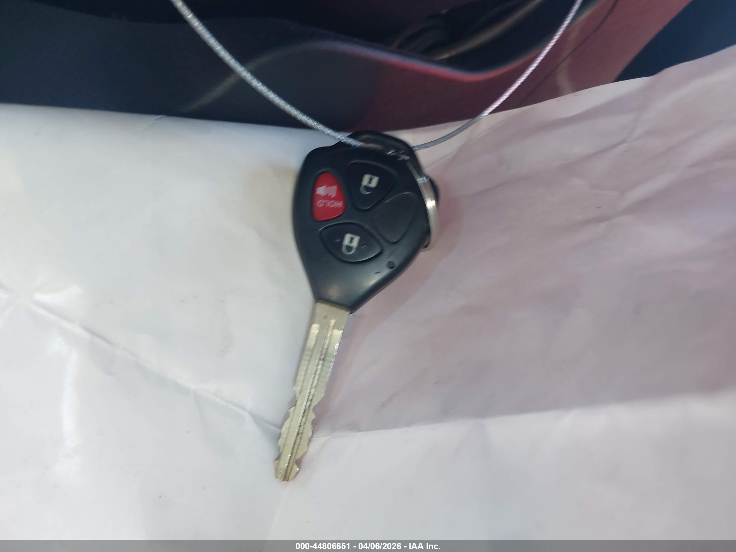 TOYOTA YARIS image 11
