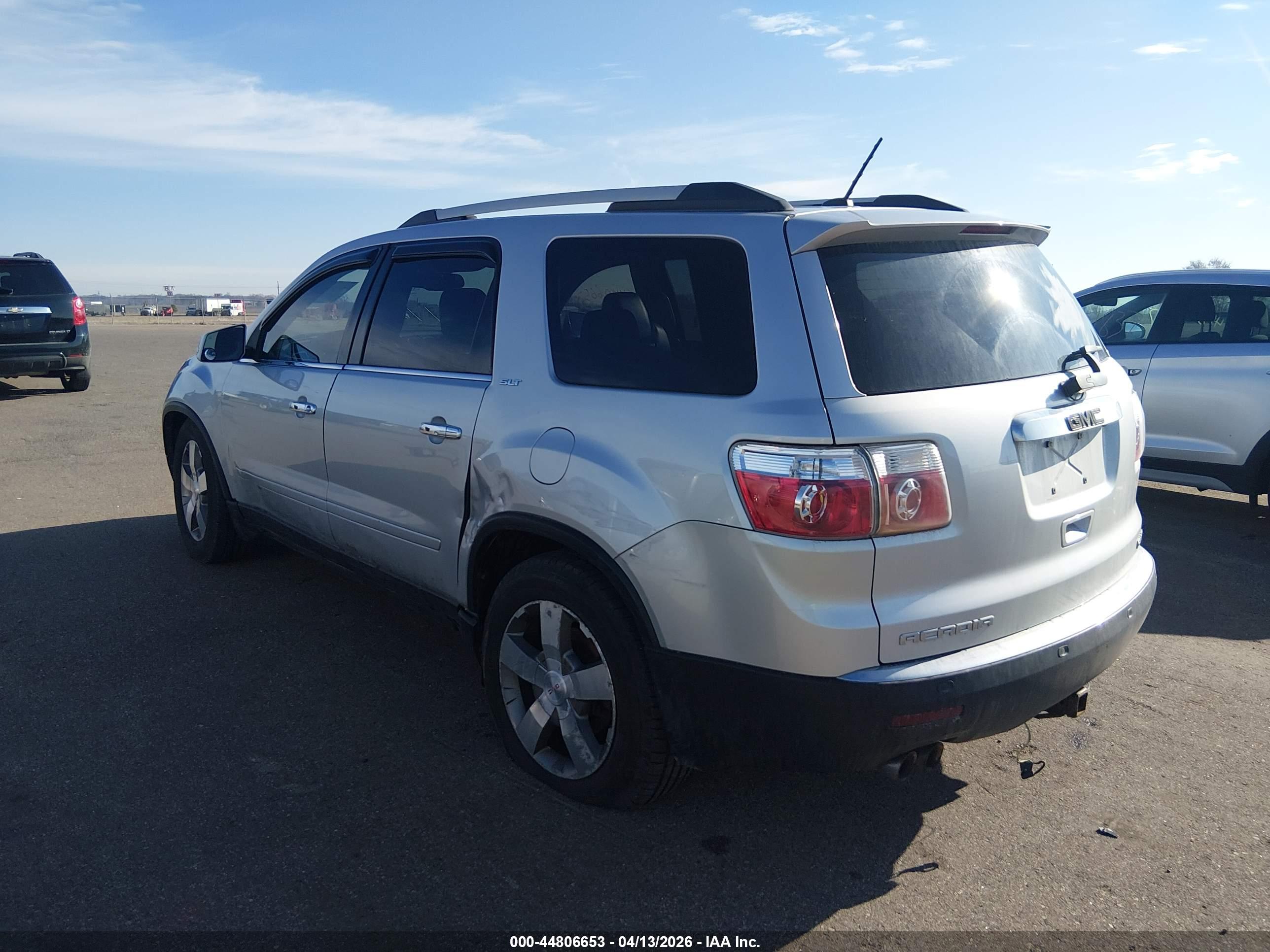 GMC ACADIA image 3