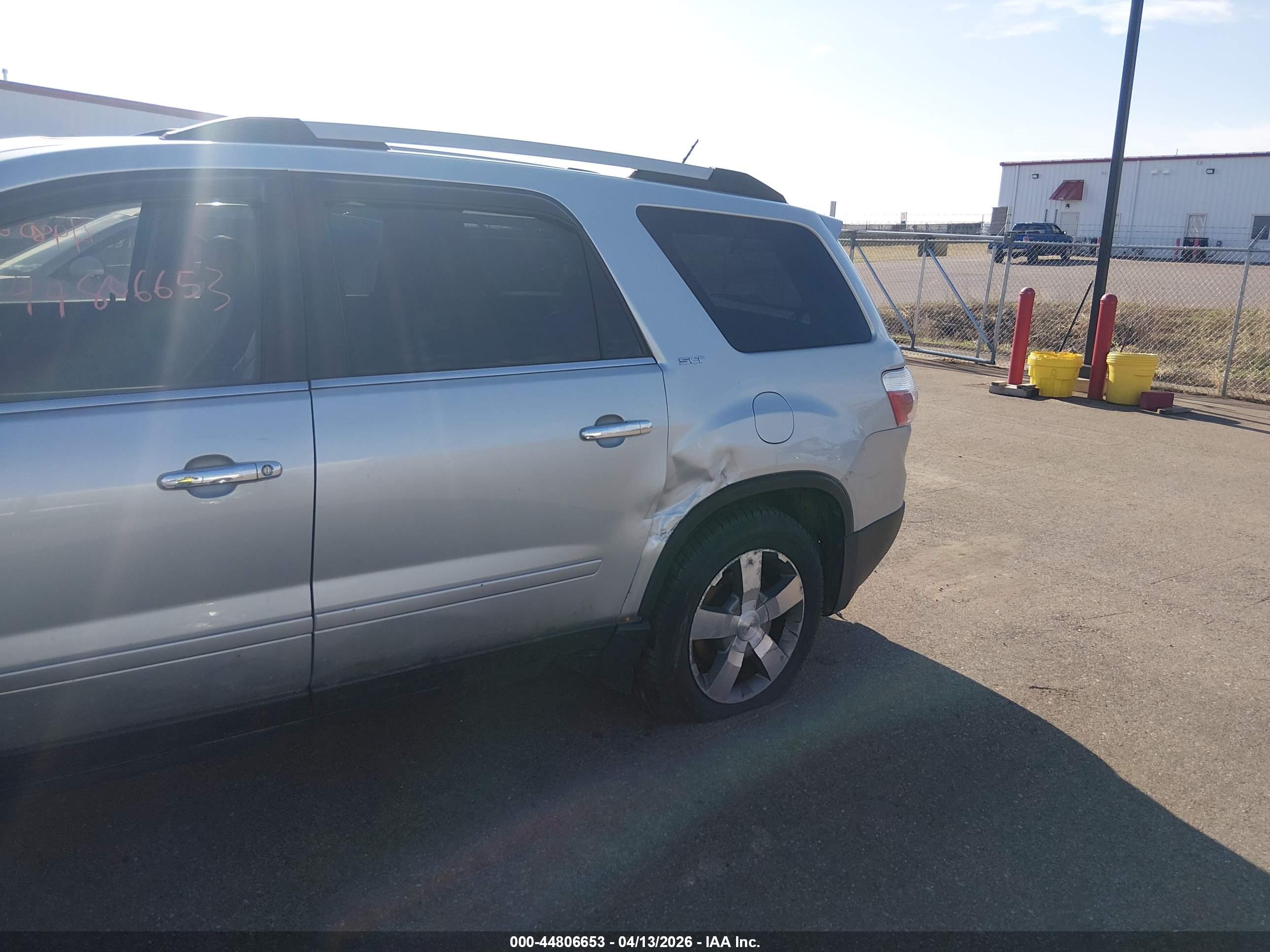 GMC ACADIA image 6