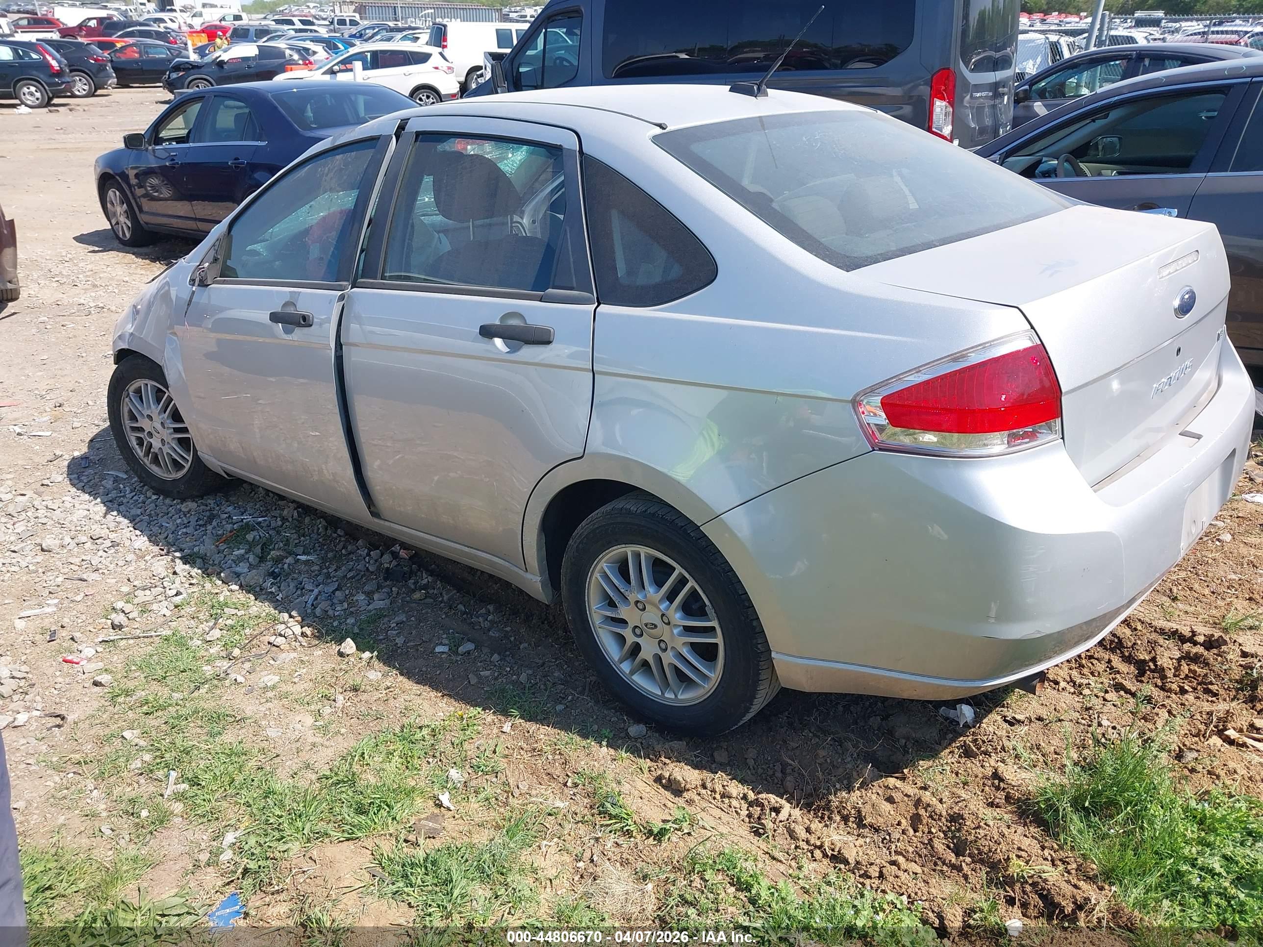 FORD FOCUS image 3