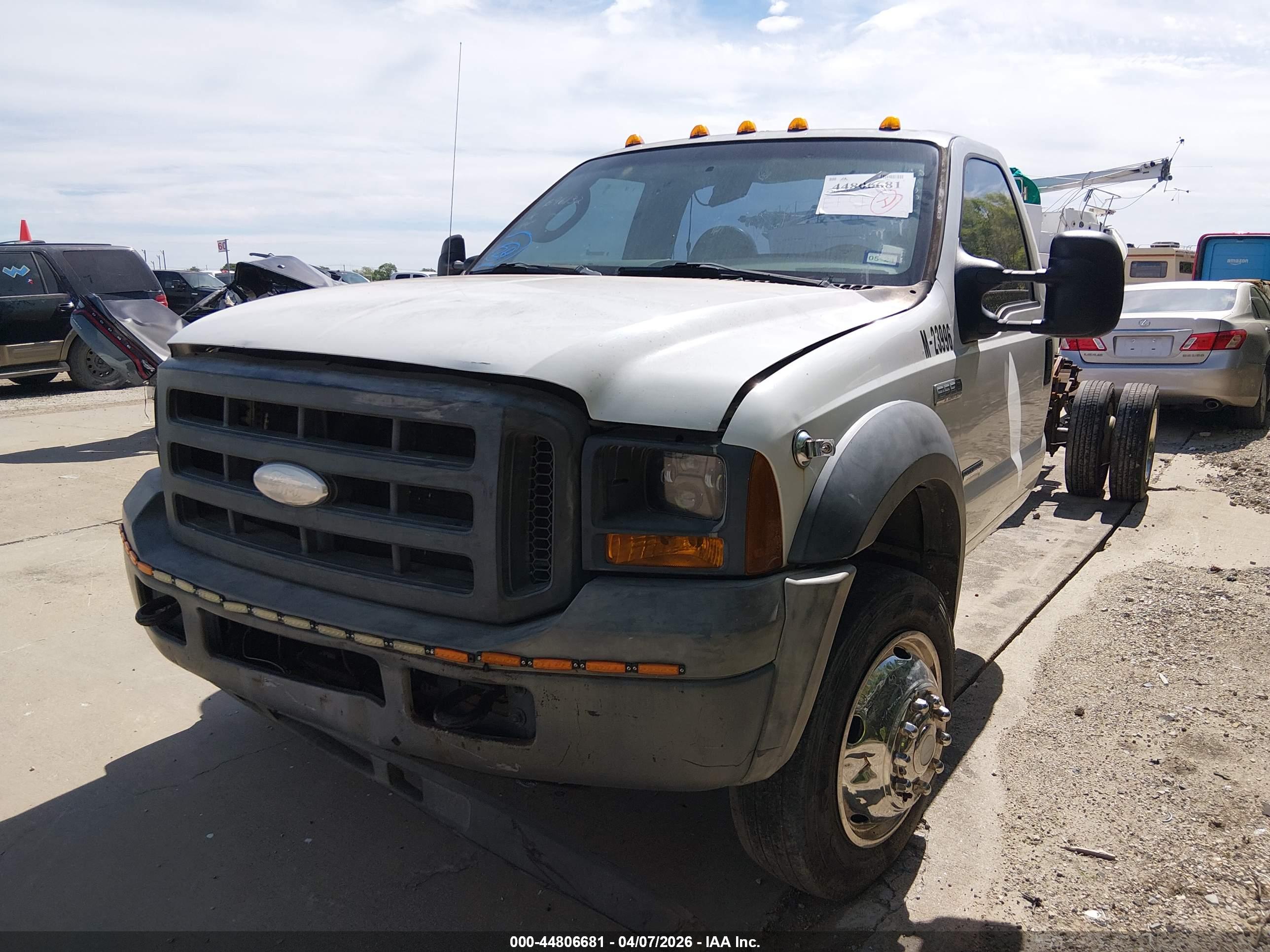 FORD F-550 image 2