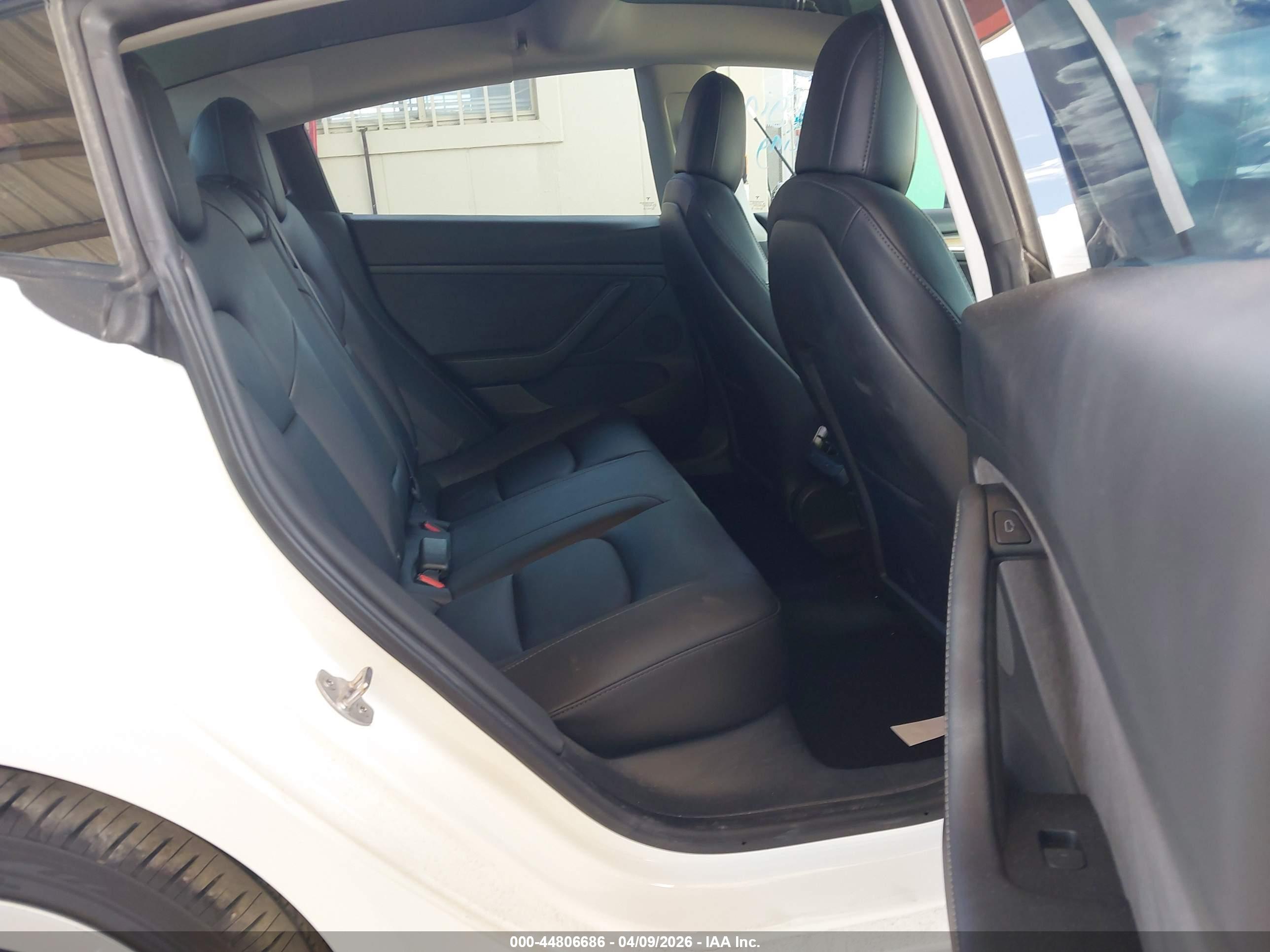 TESLA MODEL image 8