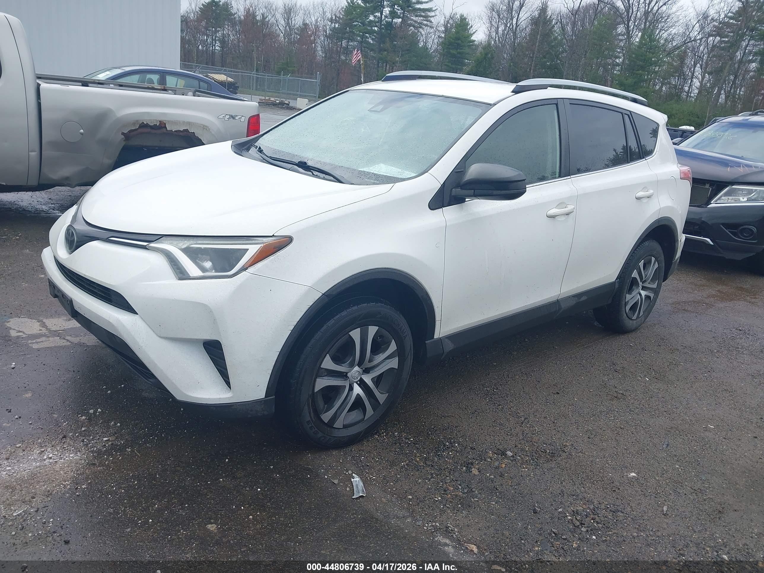 TOYOTA RAV4 image 2