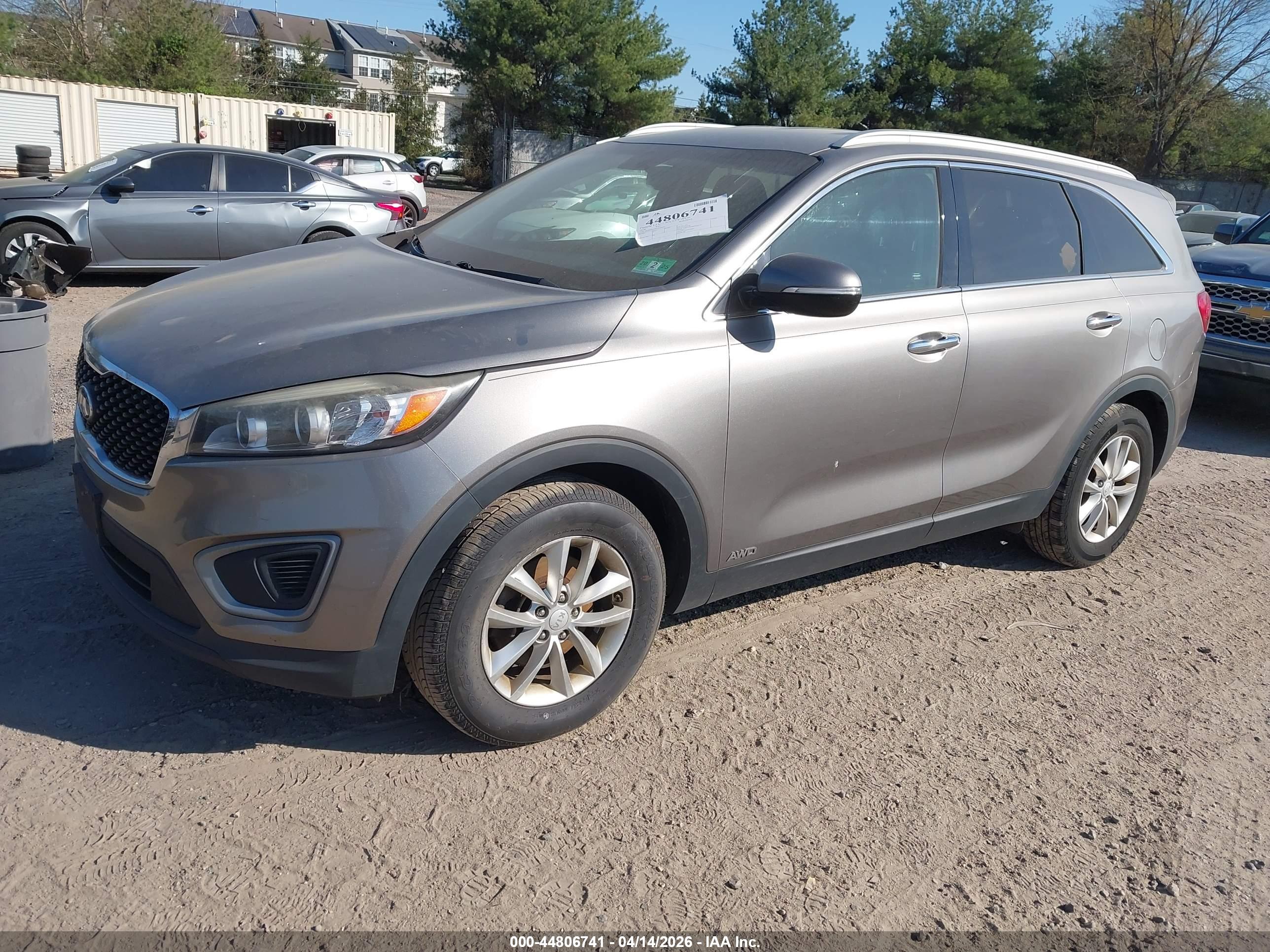 KIA SORENTO image 2