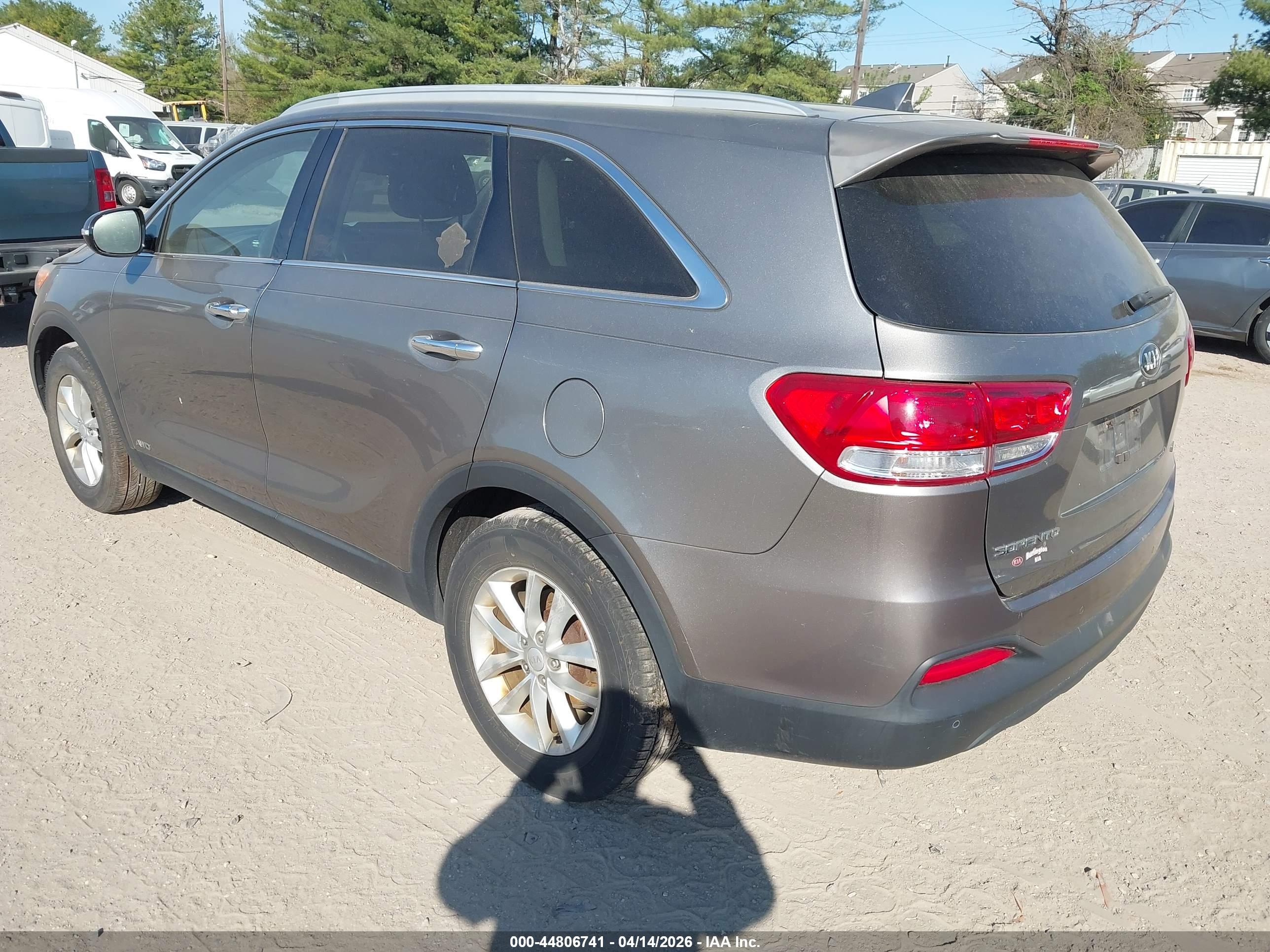 KIA SORENTO image 3
