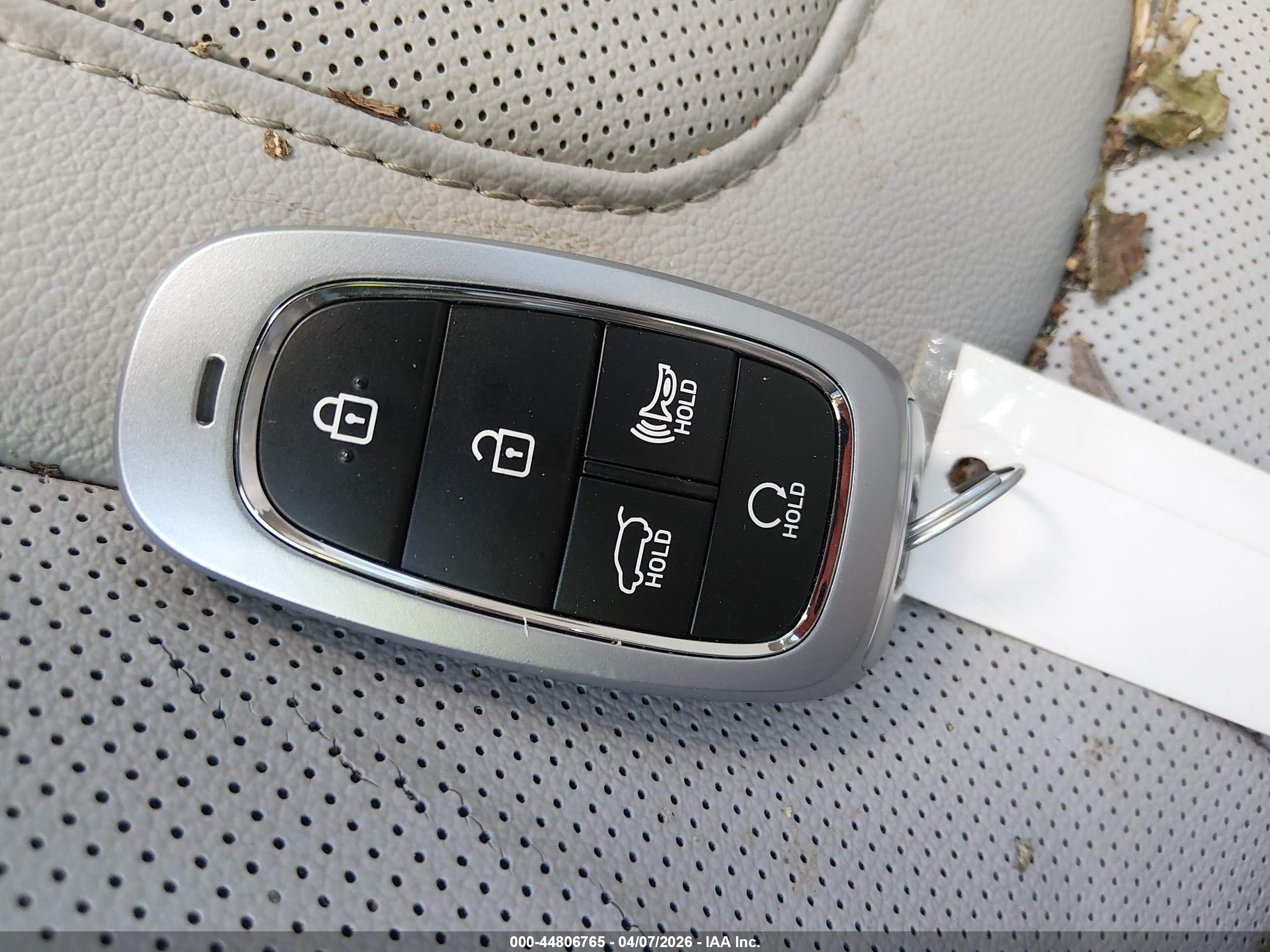 HYUNDAI TUCSON image 11