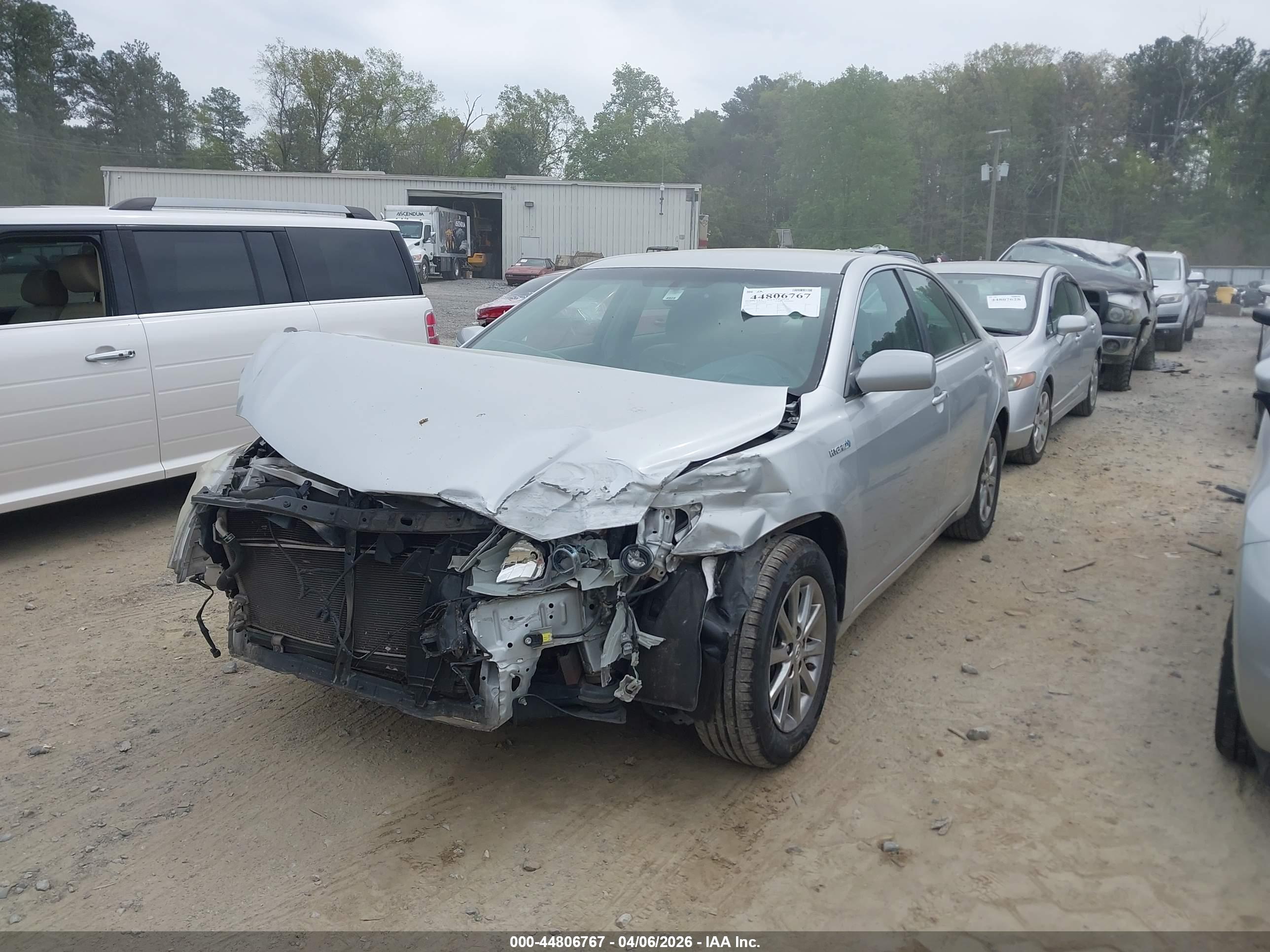 TOYOTA CAMRY image 2