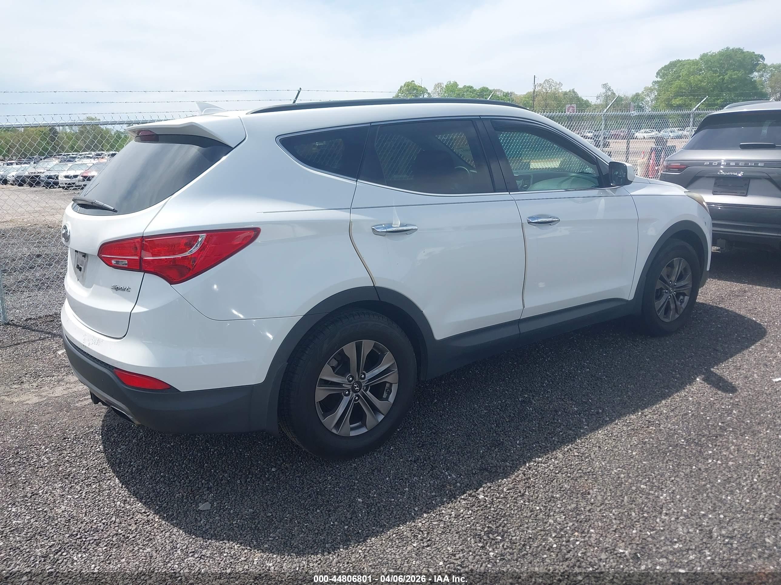 HYUNDAI SANTA image 4