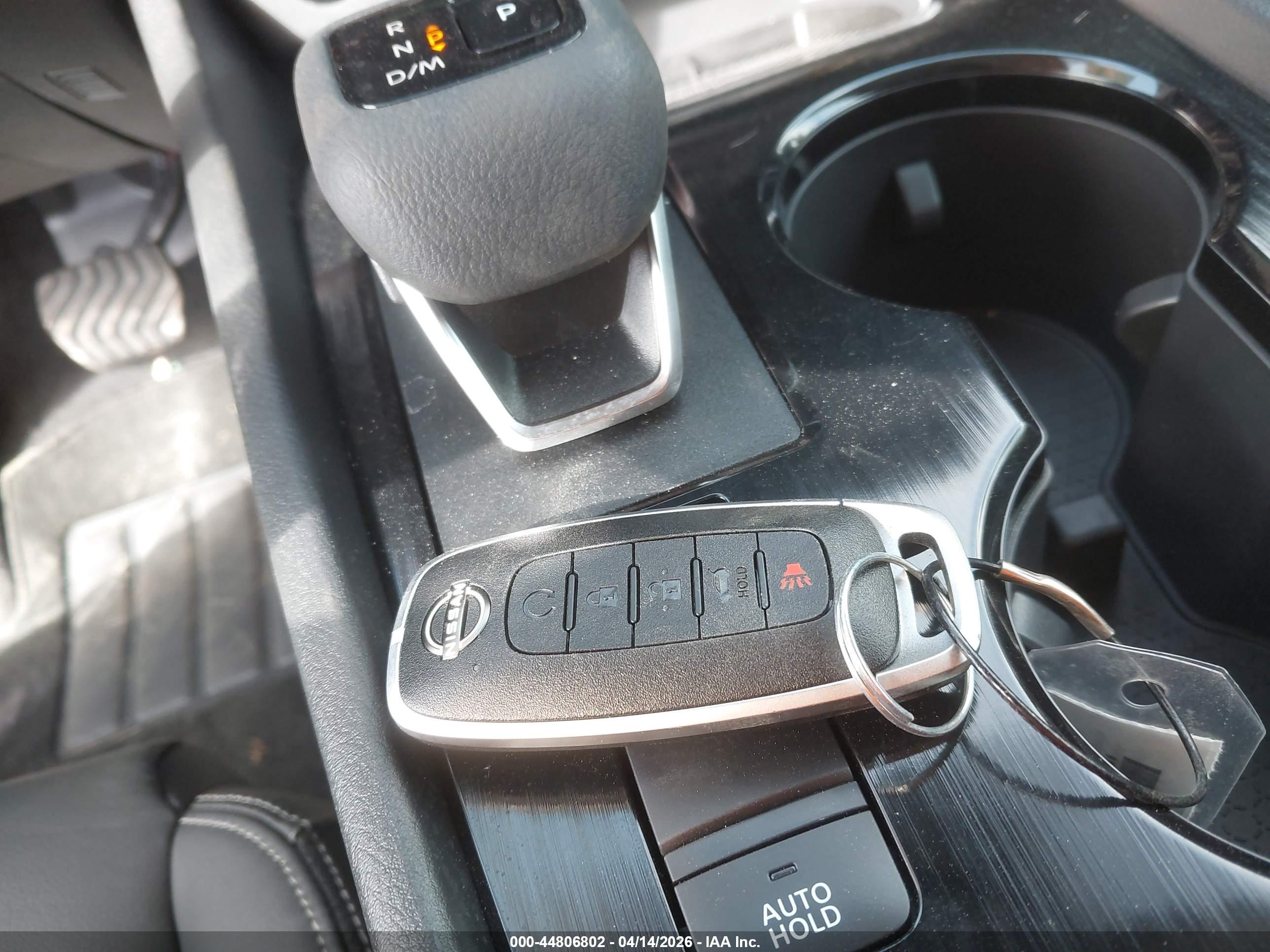 NISSAN ROGUE image 11