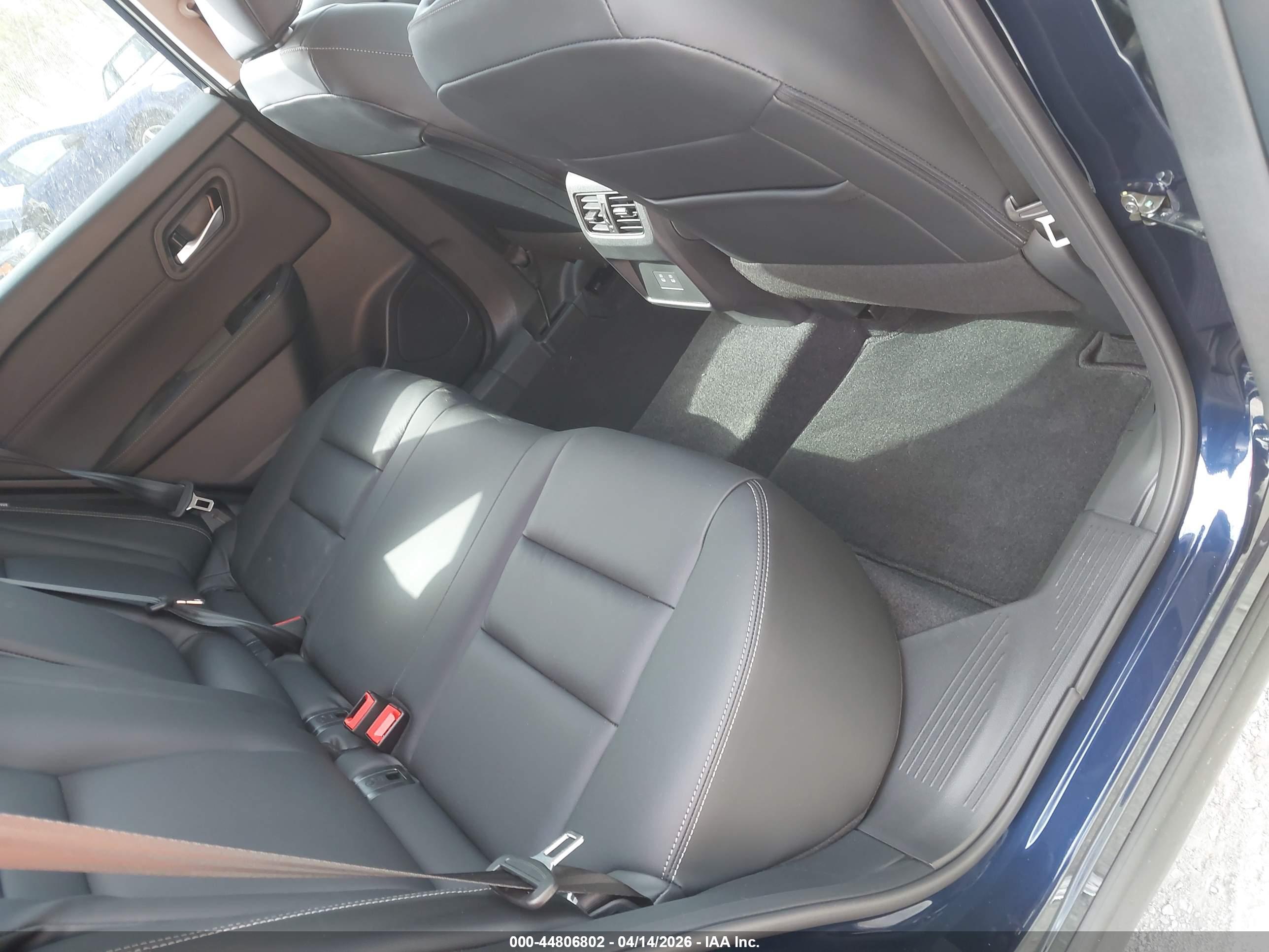 NISSAN ROGUE image 8