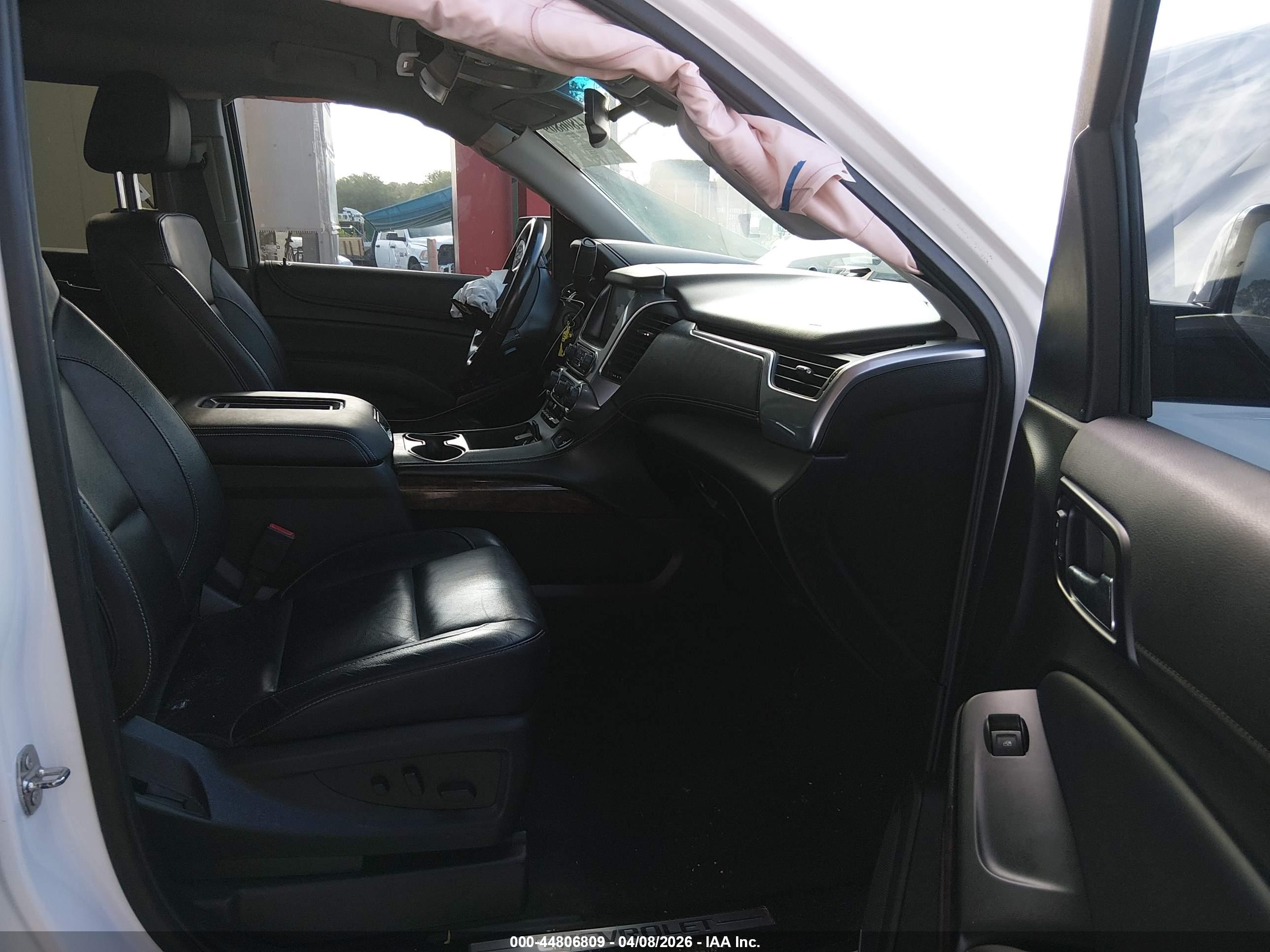 CHEVROLET SUBURBAN image 5