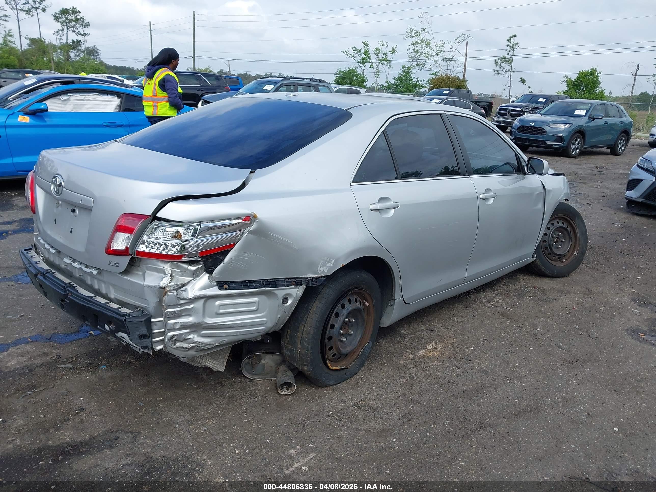 TOYOTA CAMRY image 4