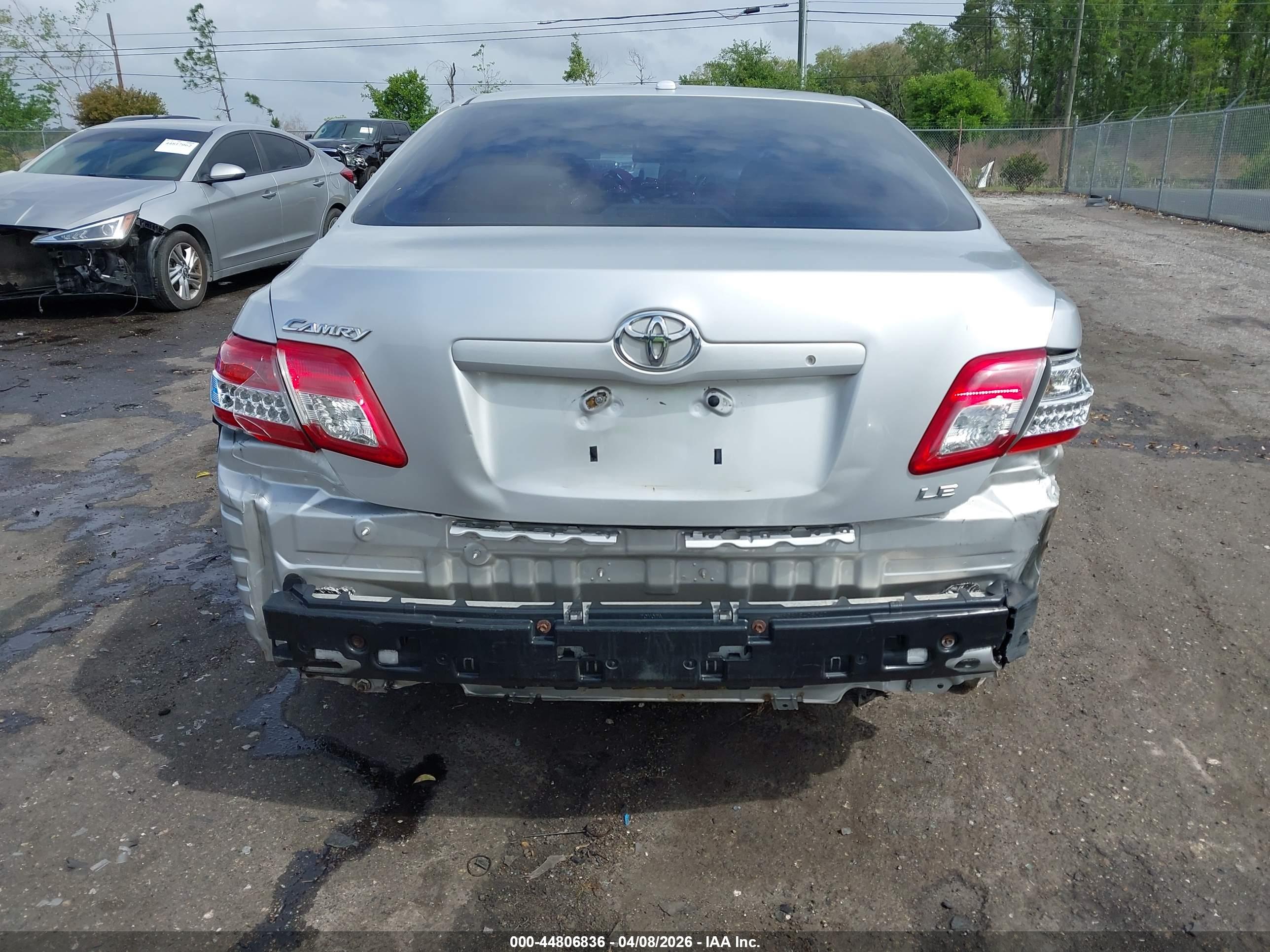 TOYOTA CAMRY image 6