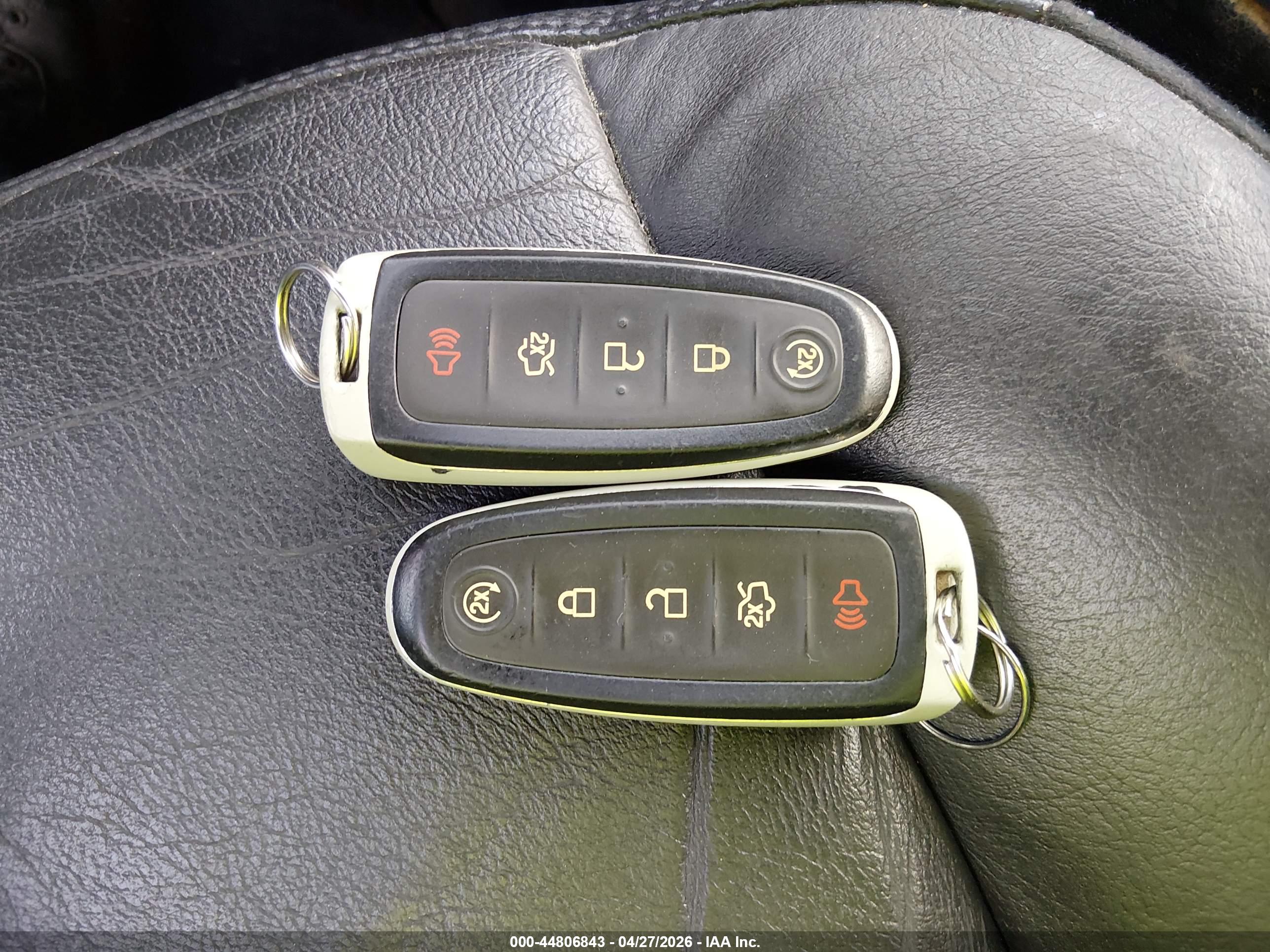 LINCOLN MKT image 11