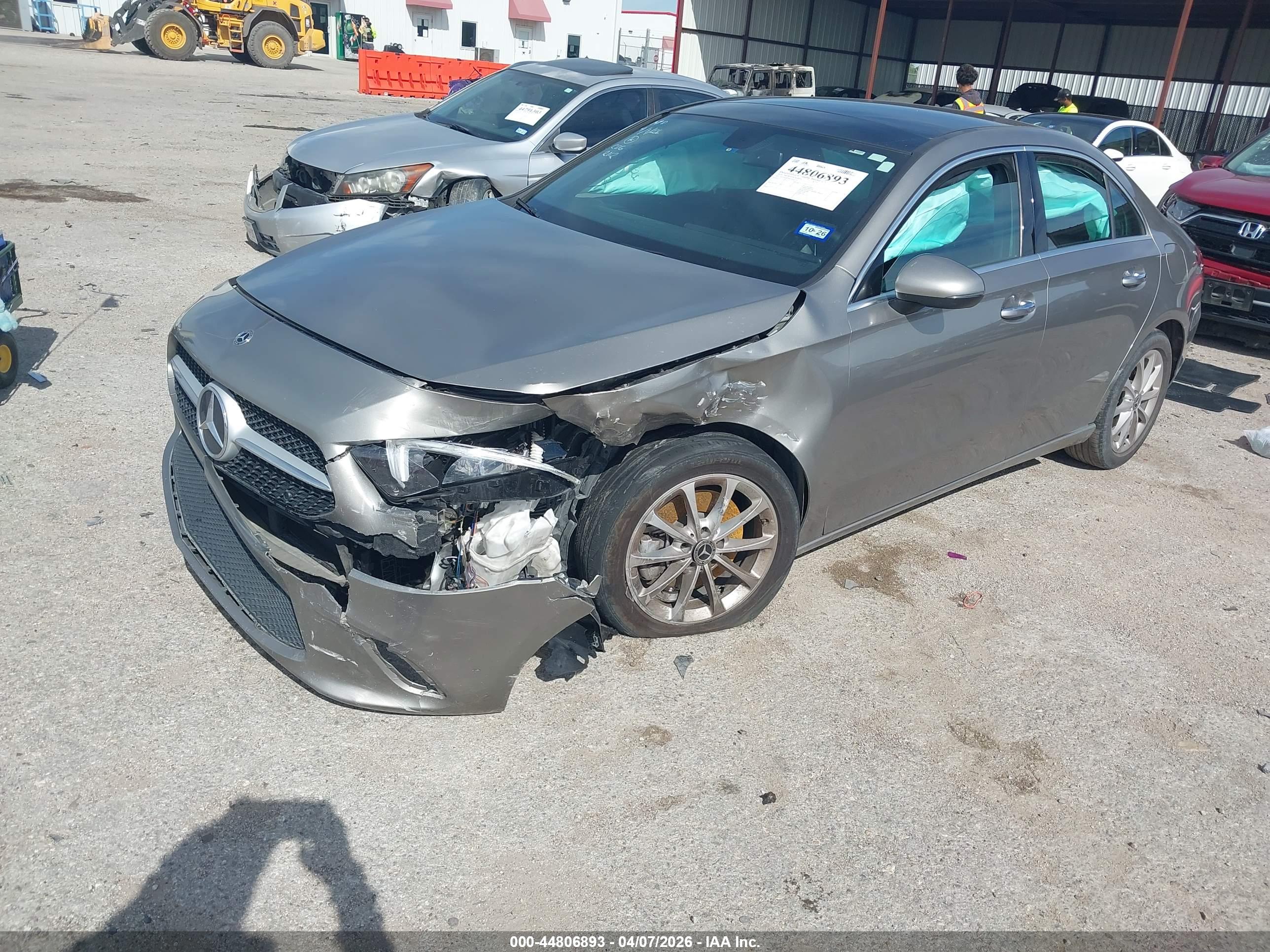 MERCEDES-BENZ A image 2