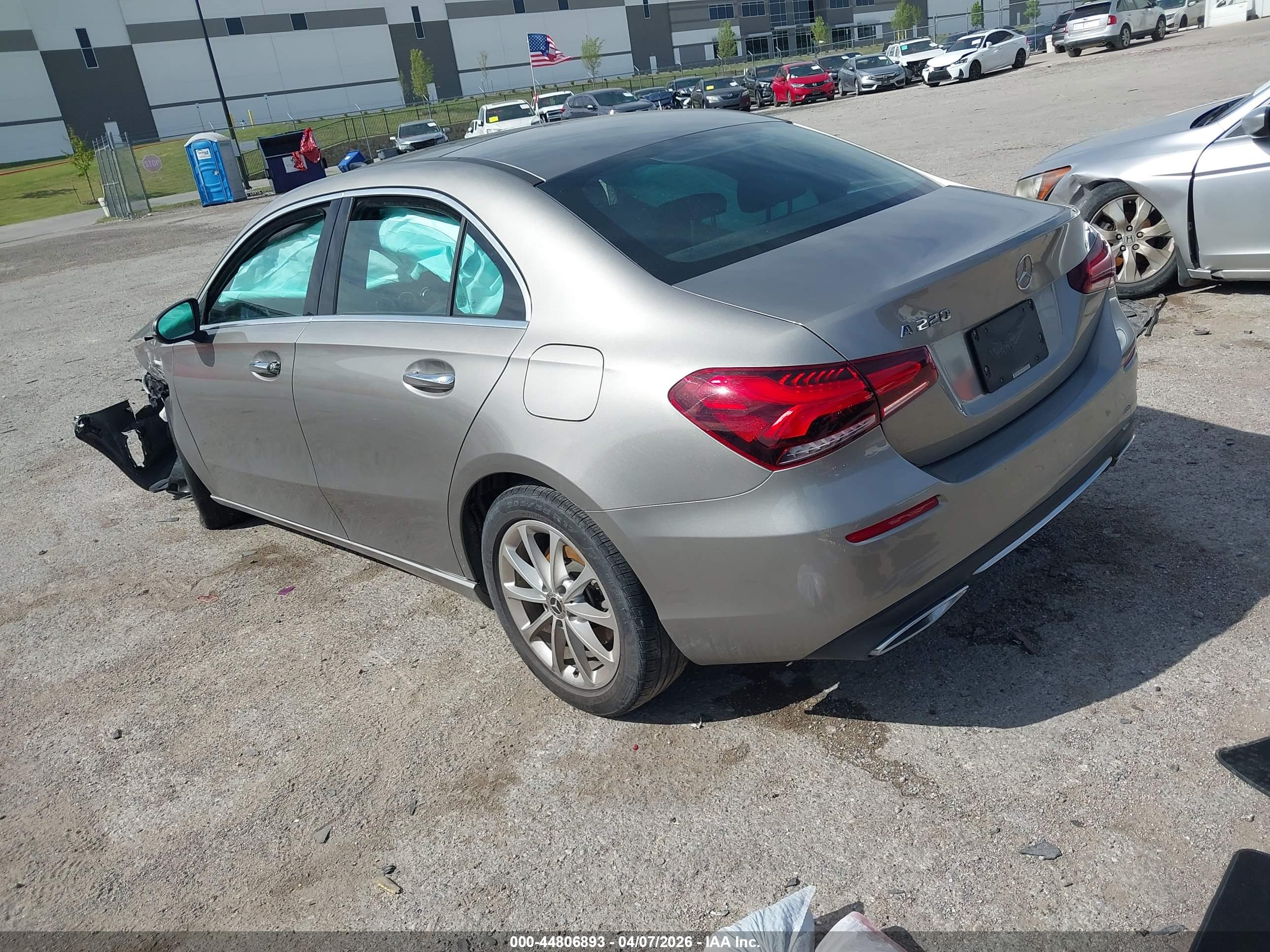 MERCEDES-BENZ A image 3