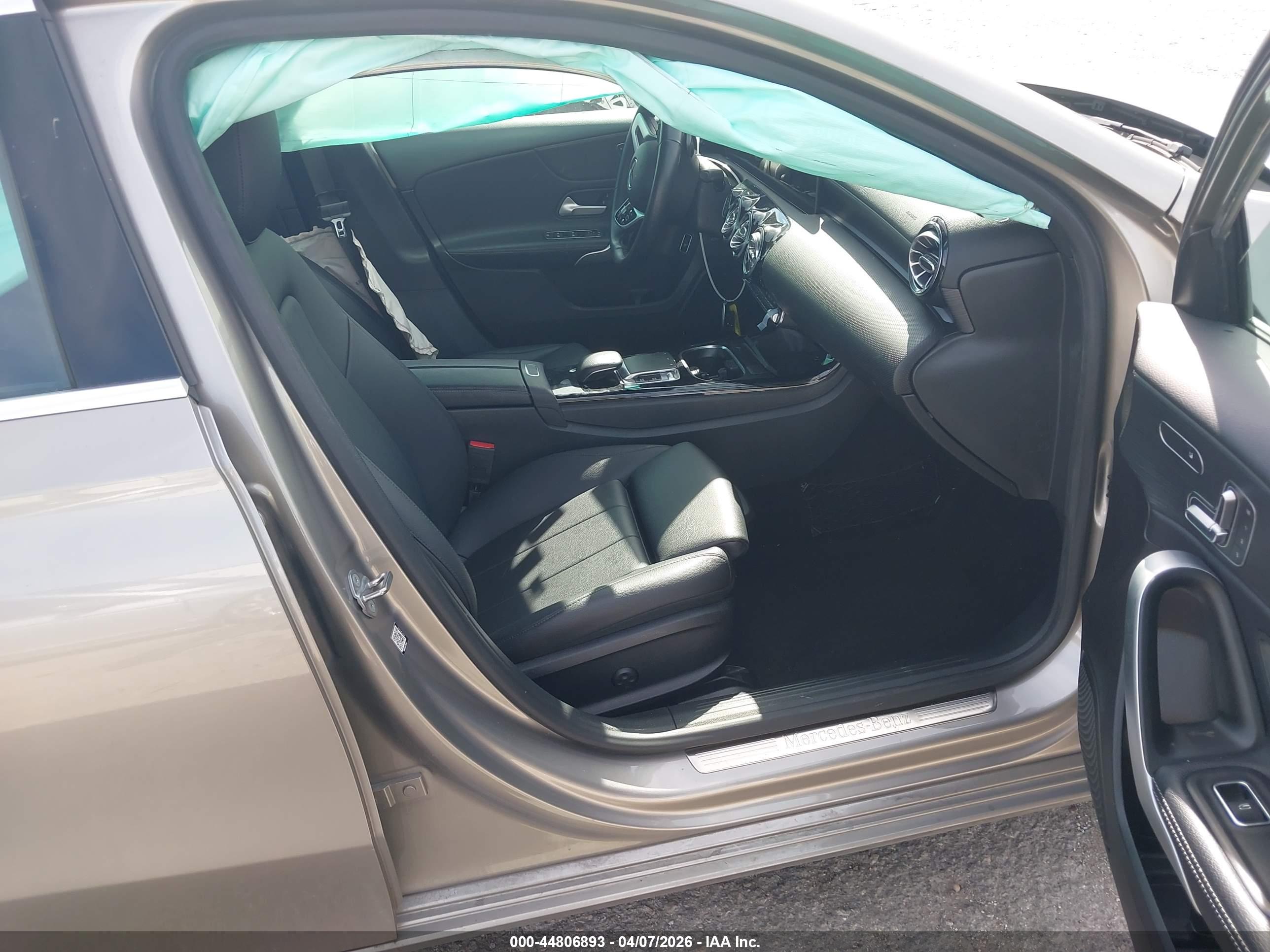MERCEDES-BENZ A image 5