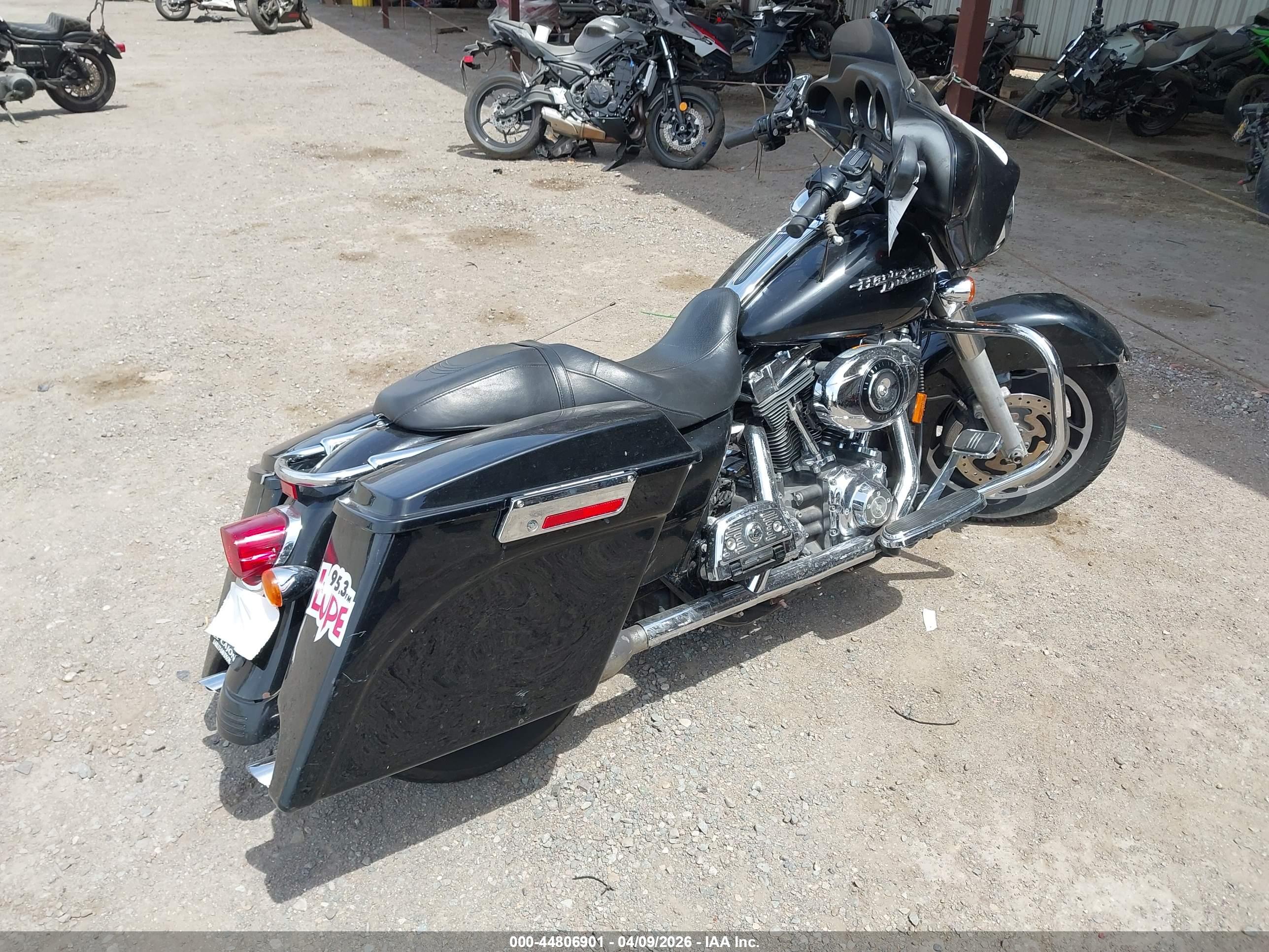 HARLEY-DAVIDSON FLHX image 4
