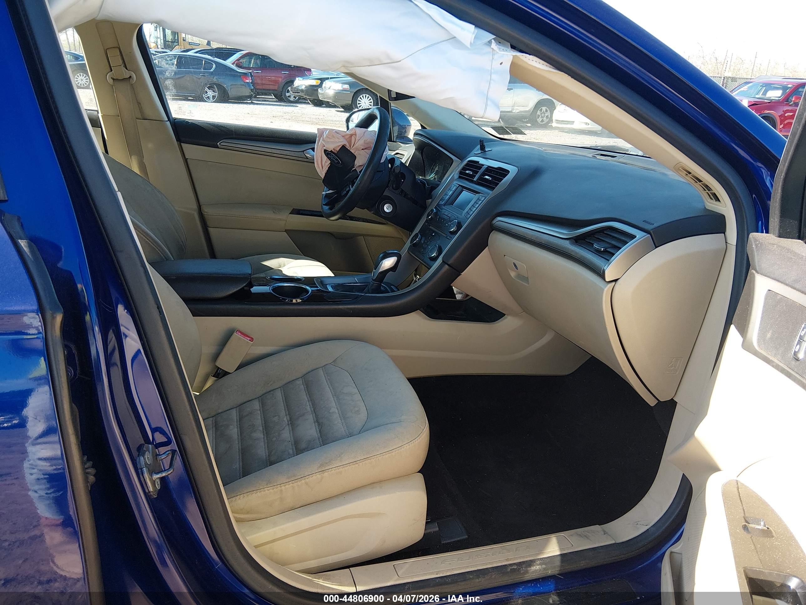 FORD FUSION image 5