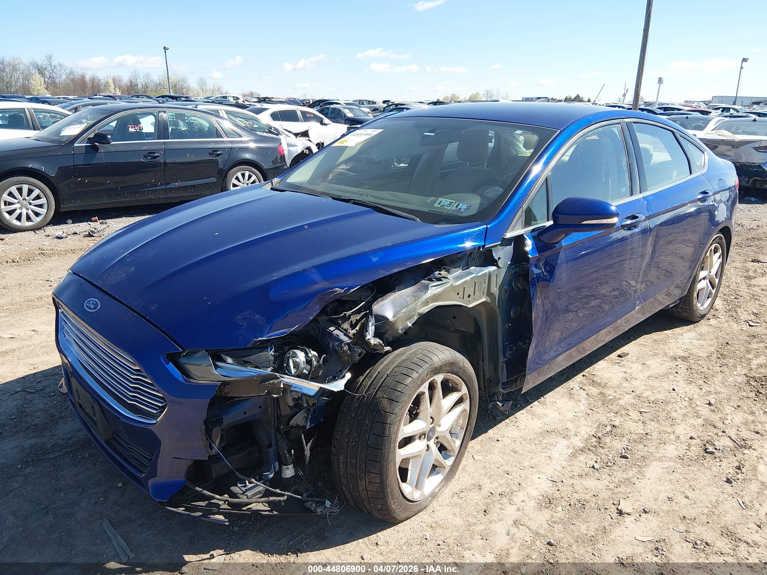 FORD FUSION image 6