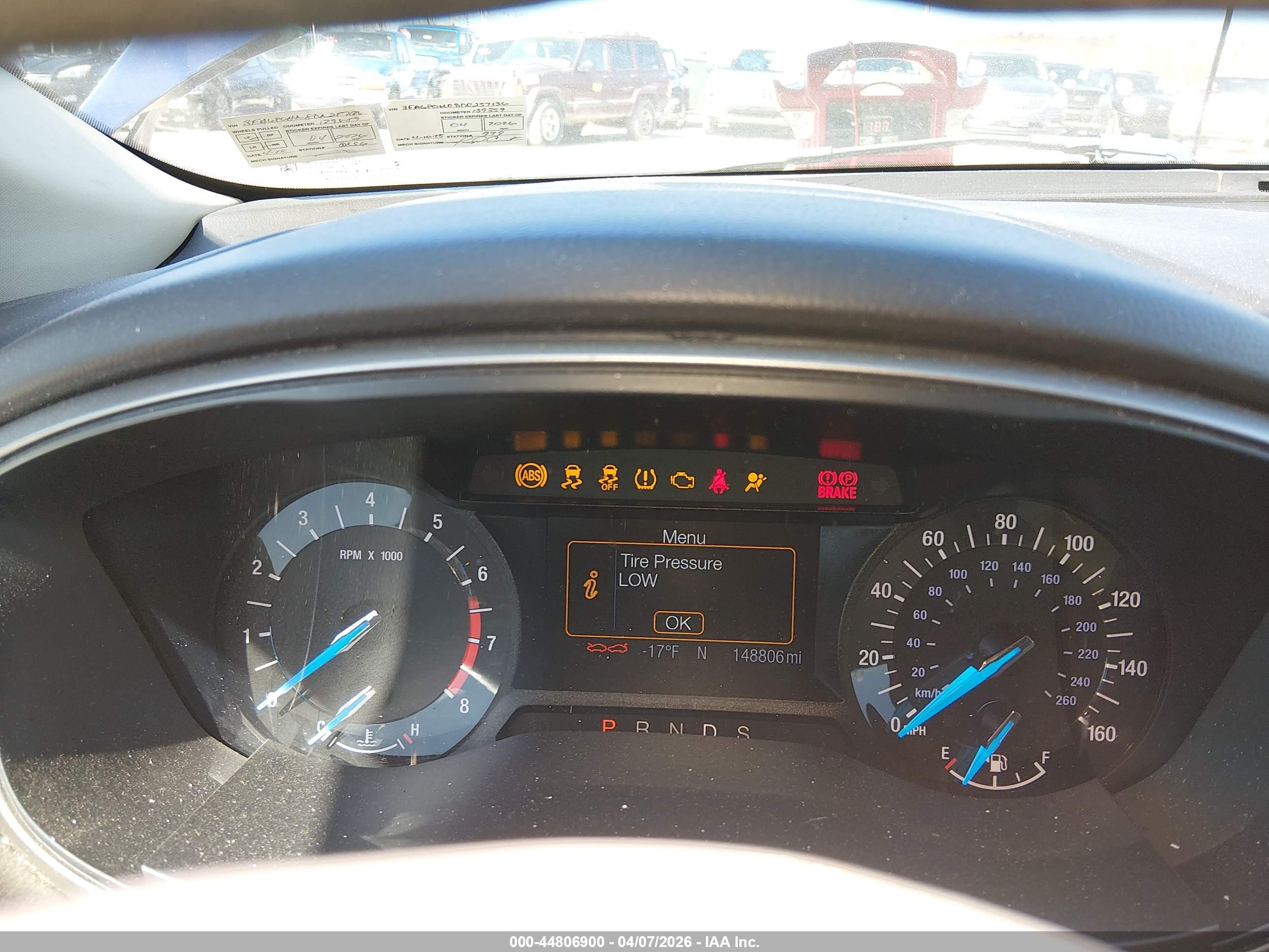FORD FUSION image 7