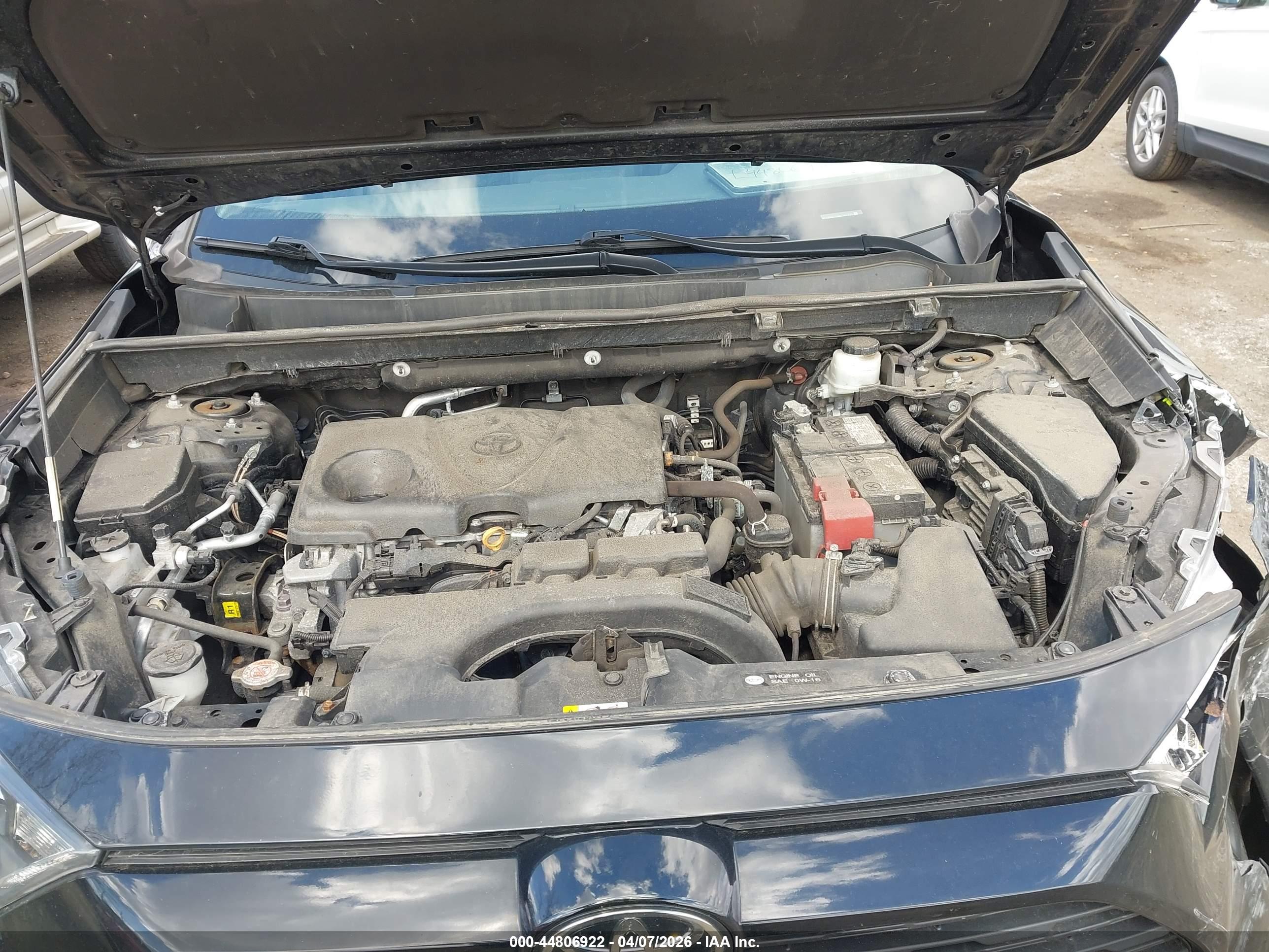 TOYOTA RAV4 image 10
