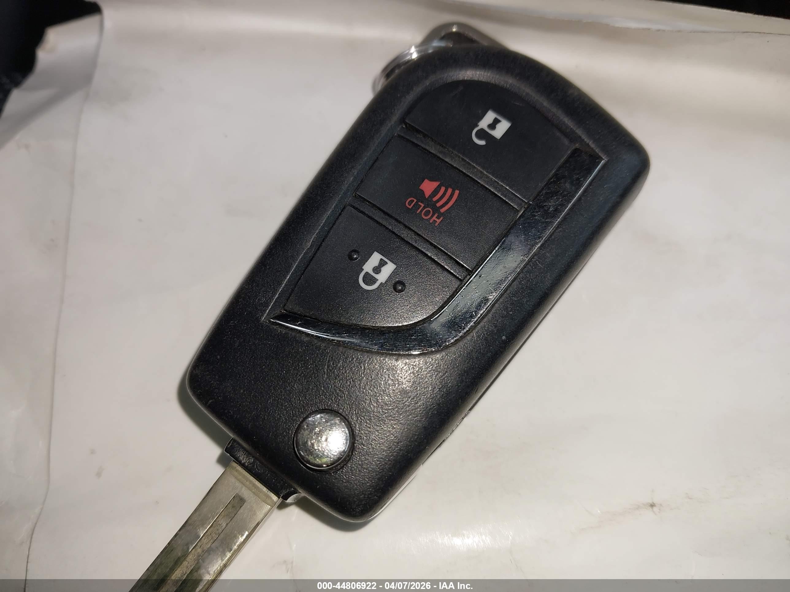 TOYOTA RAV4 image 11