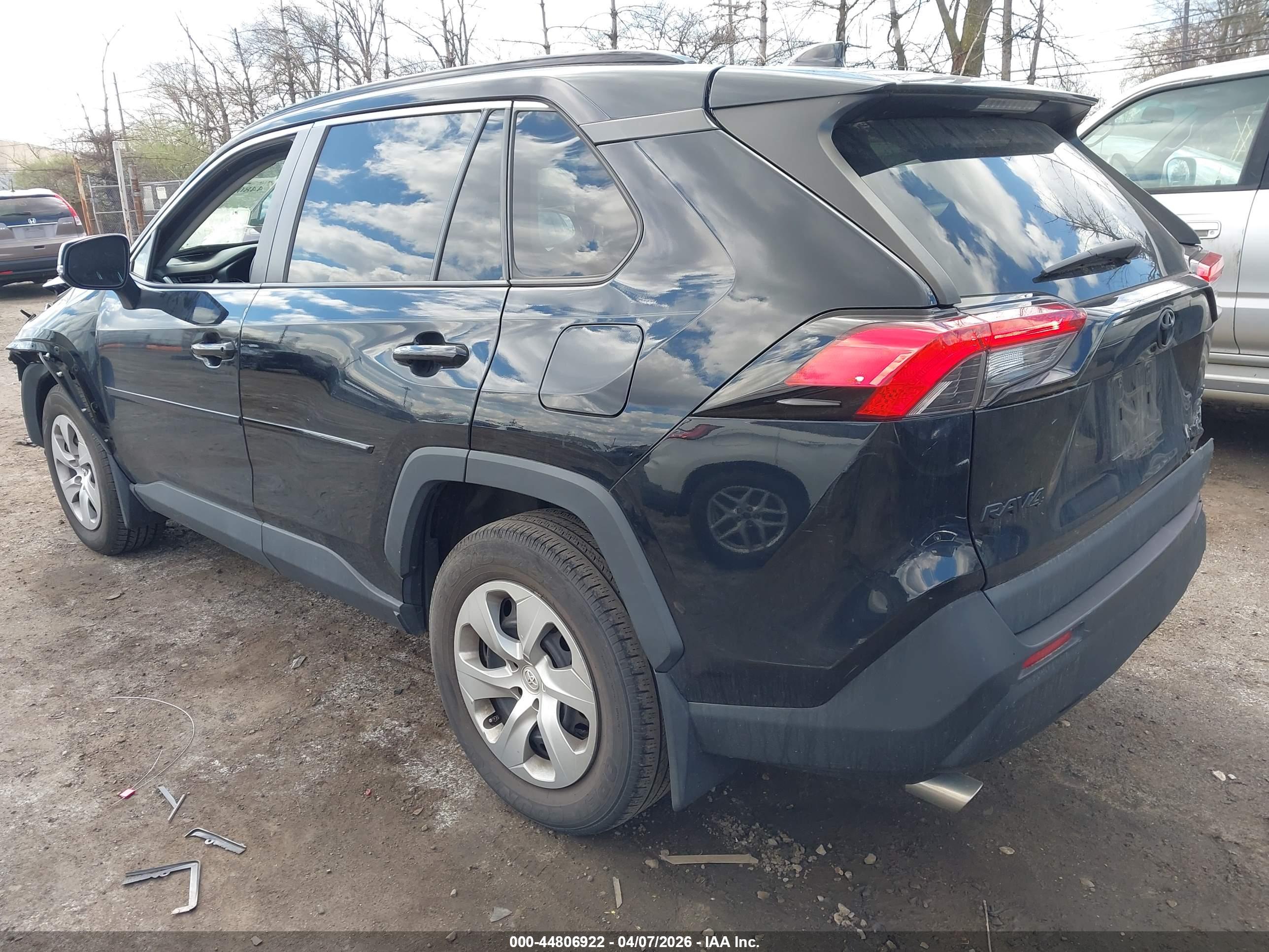 TOYOTA RAV4 image 3