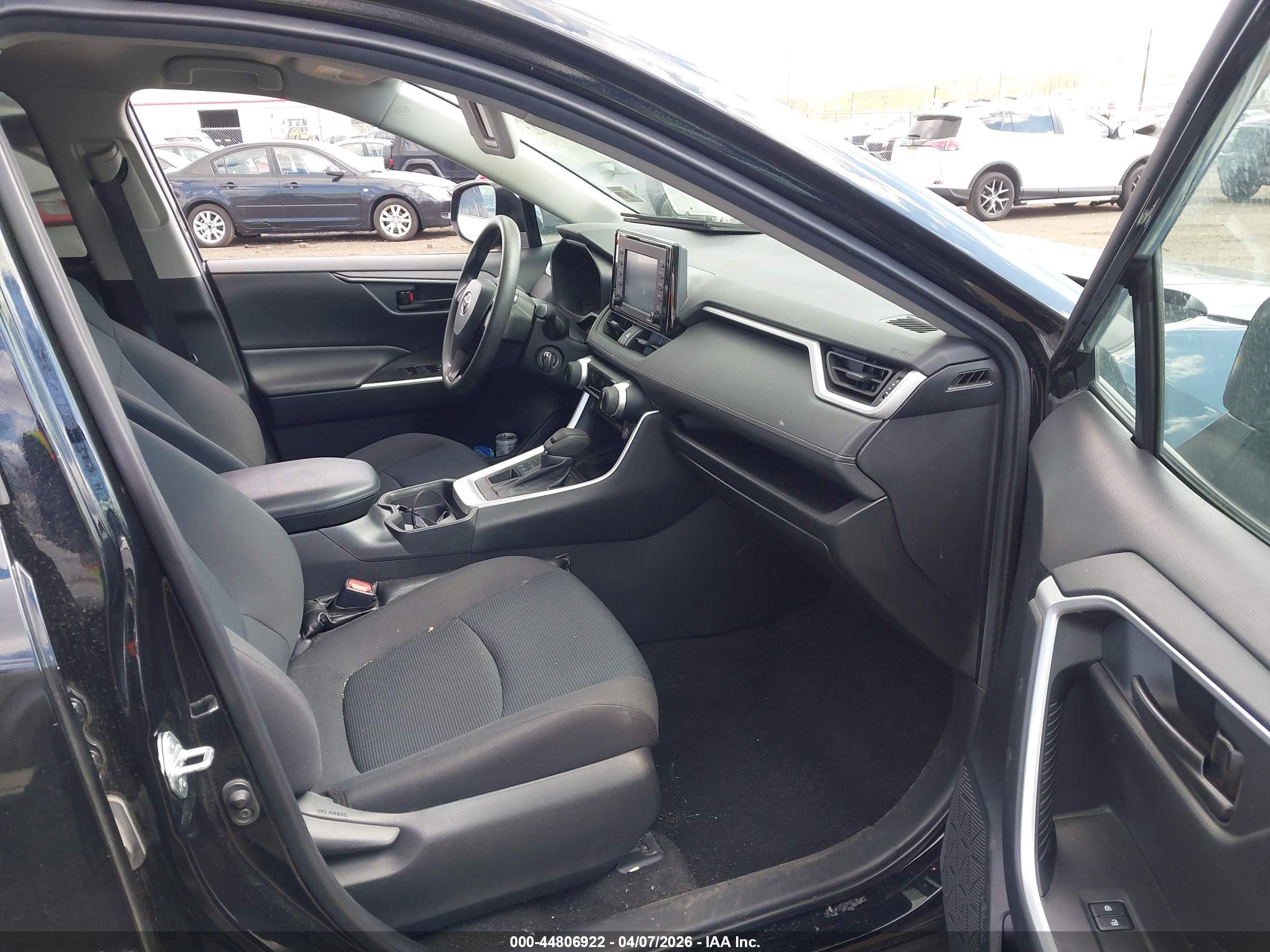 TOYOTA RAV4 image 5